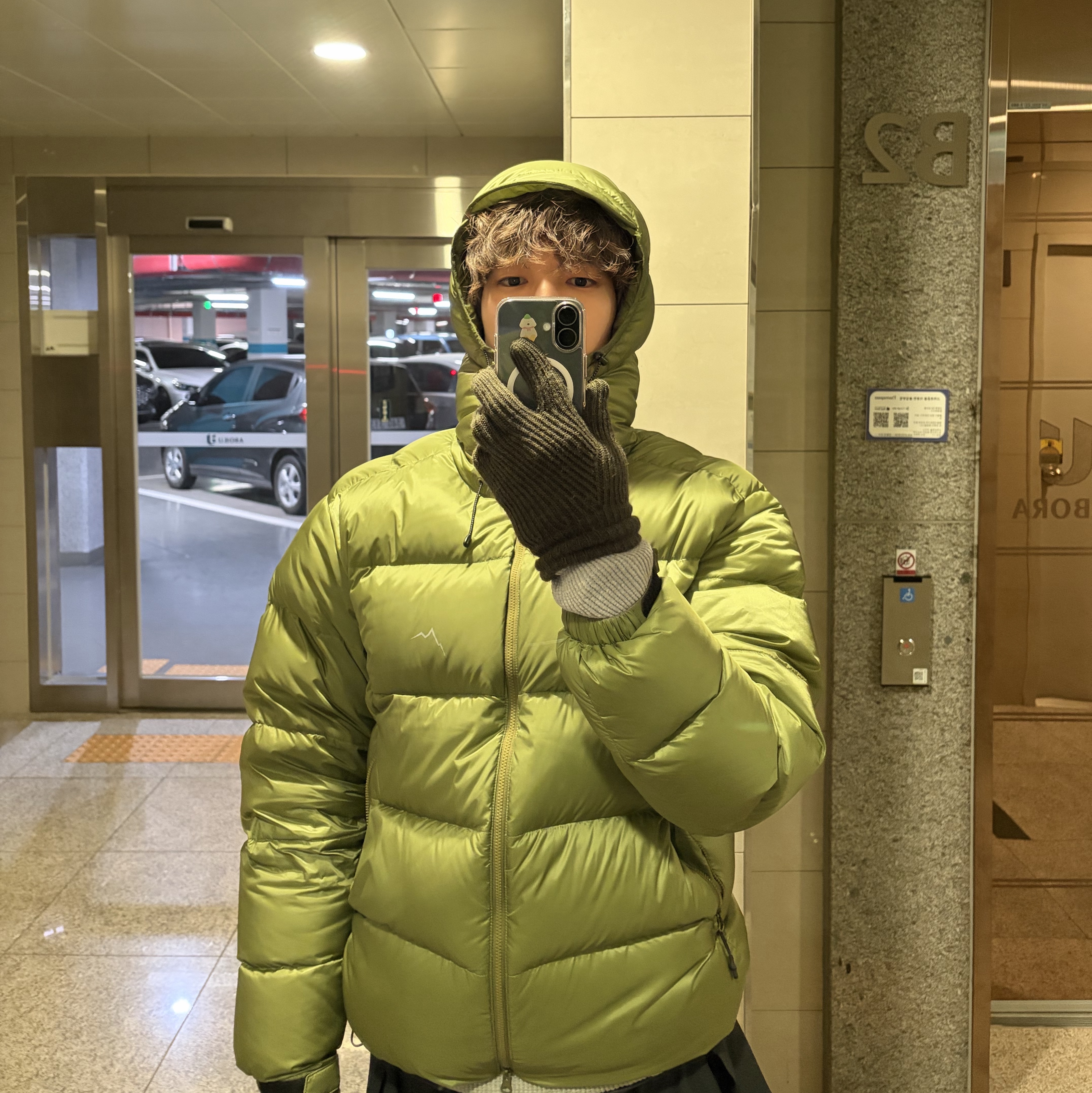 Cayl Down Jacket Olive 착용 스타일
