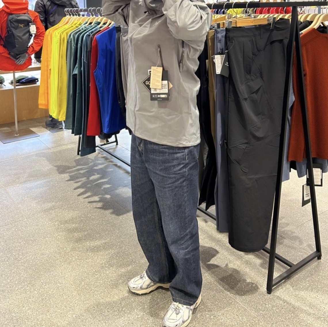 Arc'teryx Beta SL Jacket Void 착용 스타일