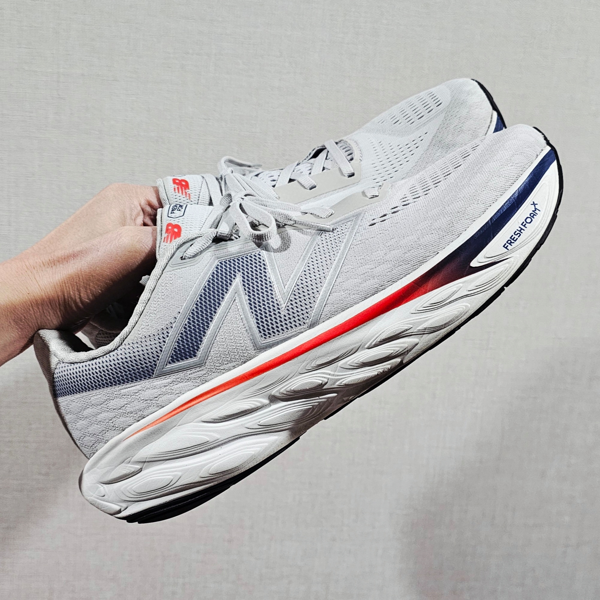 New Balance Fresh Foam X 1080v14 Grey Matter Silver Metallic - 2E Wide 착용 스타일