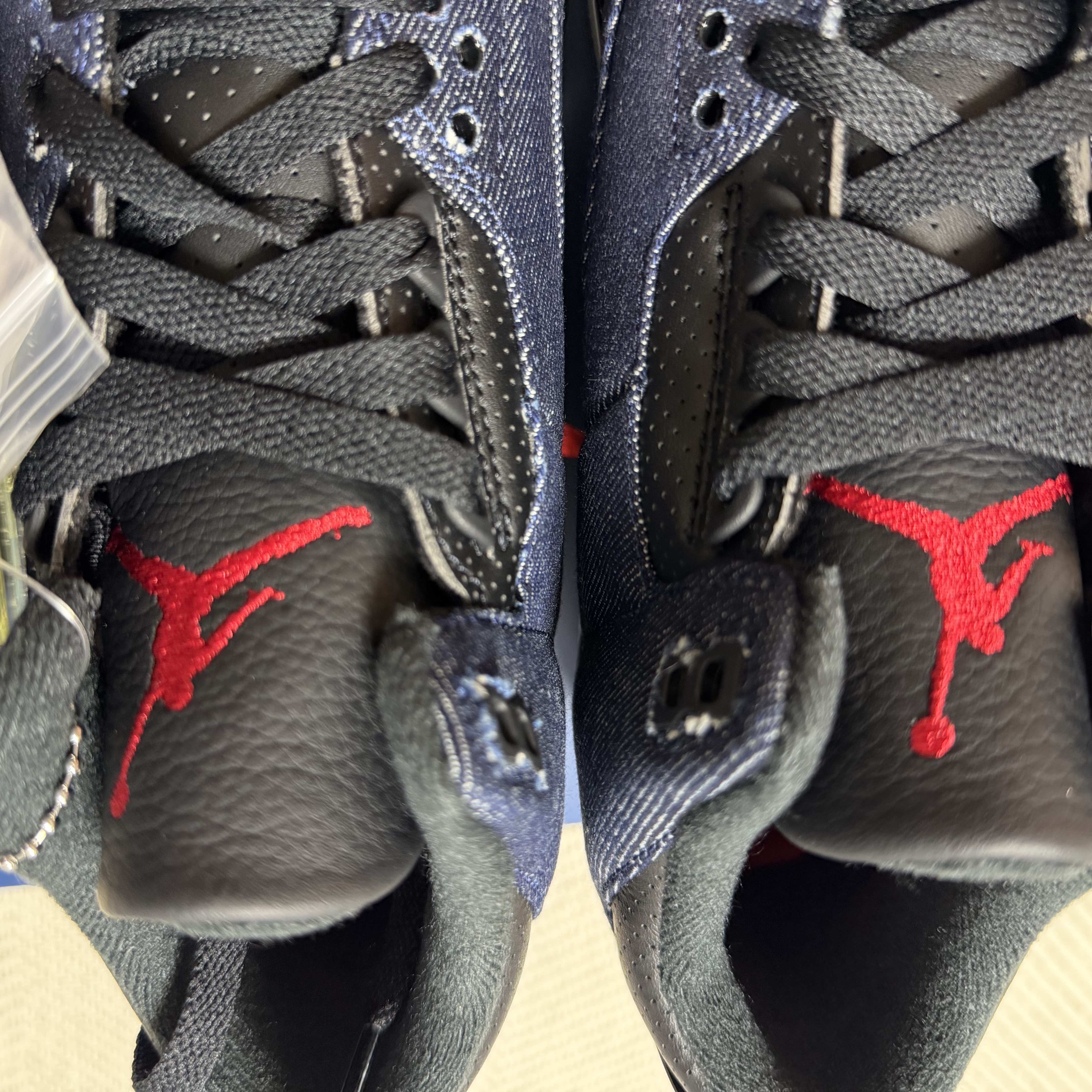 Jordan 3 x Levi’s Indigo and Gym Red 착용 스타일 - 8