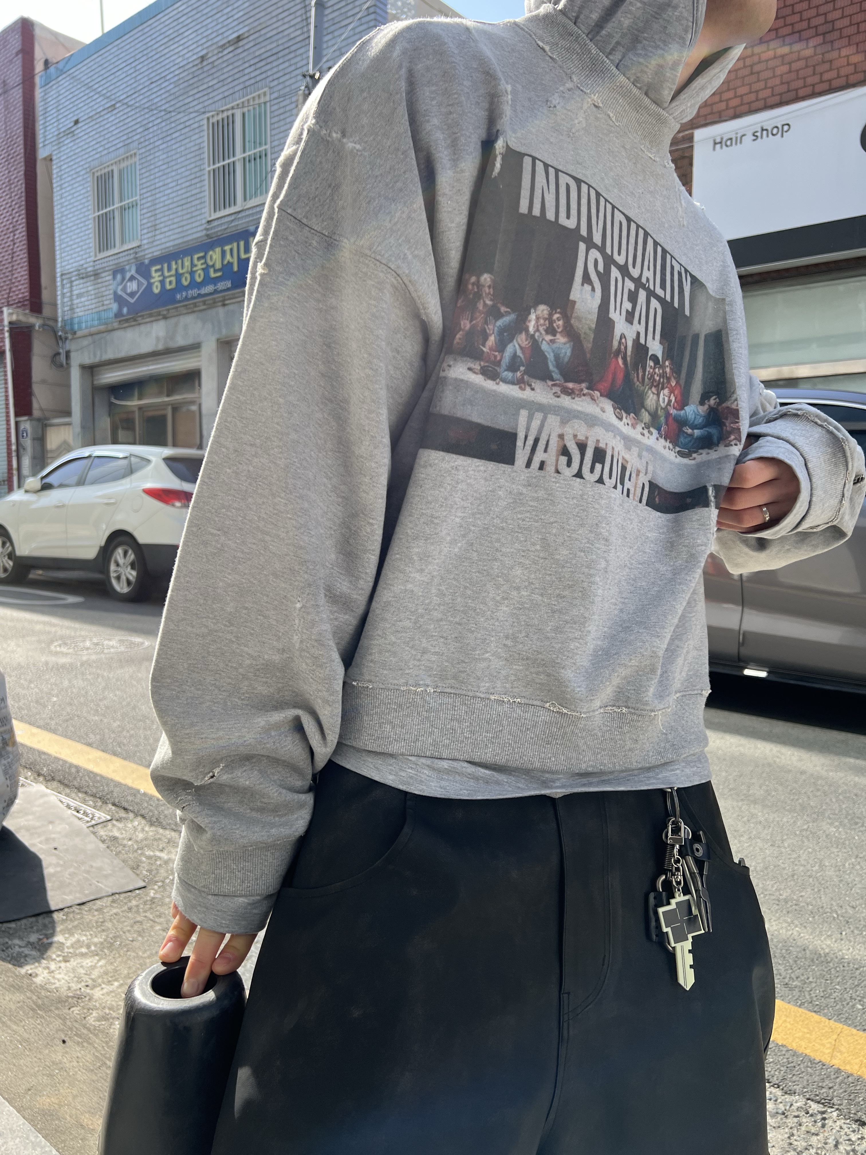 Our Legacy Ladon Brass Keychain Matte Nickel, MJD x Koin Seoul 3D Knee Eco Leather Pants Black 착용 스타일 - 1