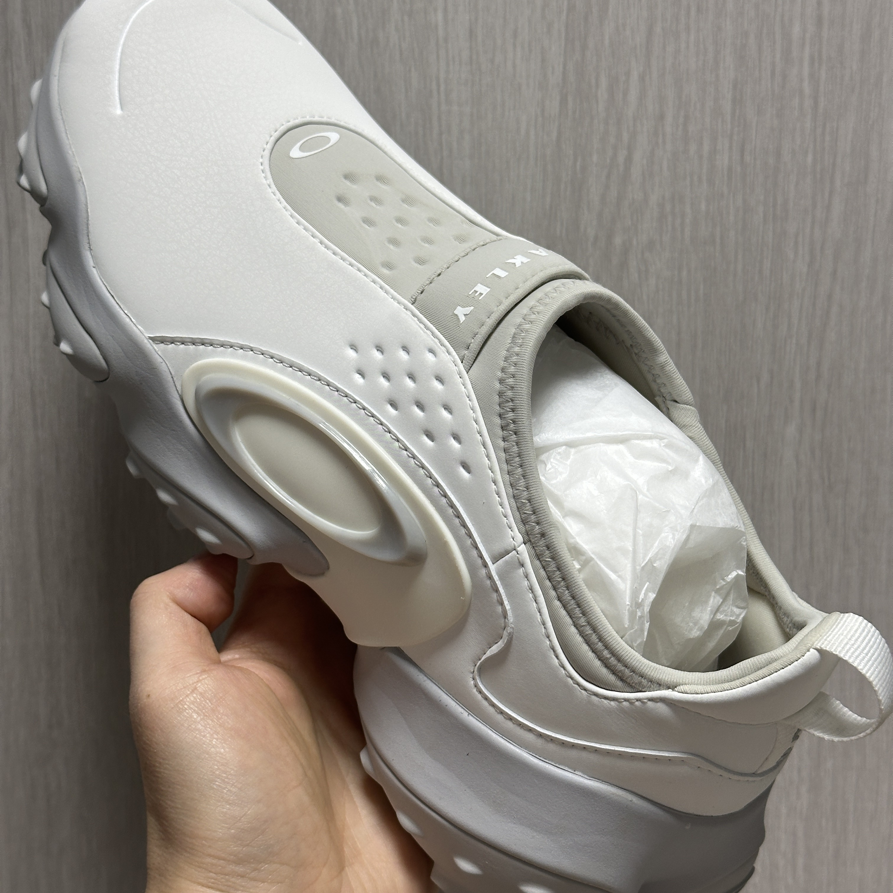 Oakley Edge Icon White 착용 스타일
