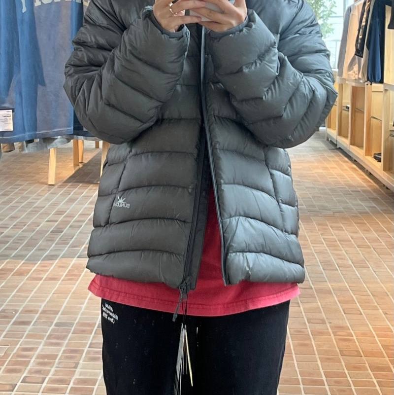 Sunlove Hooded Fly Light Down Jacket Grey 착용 스타일