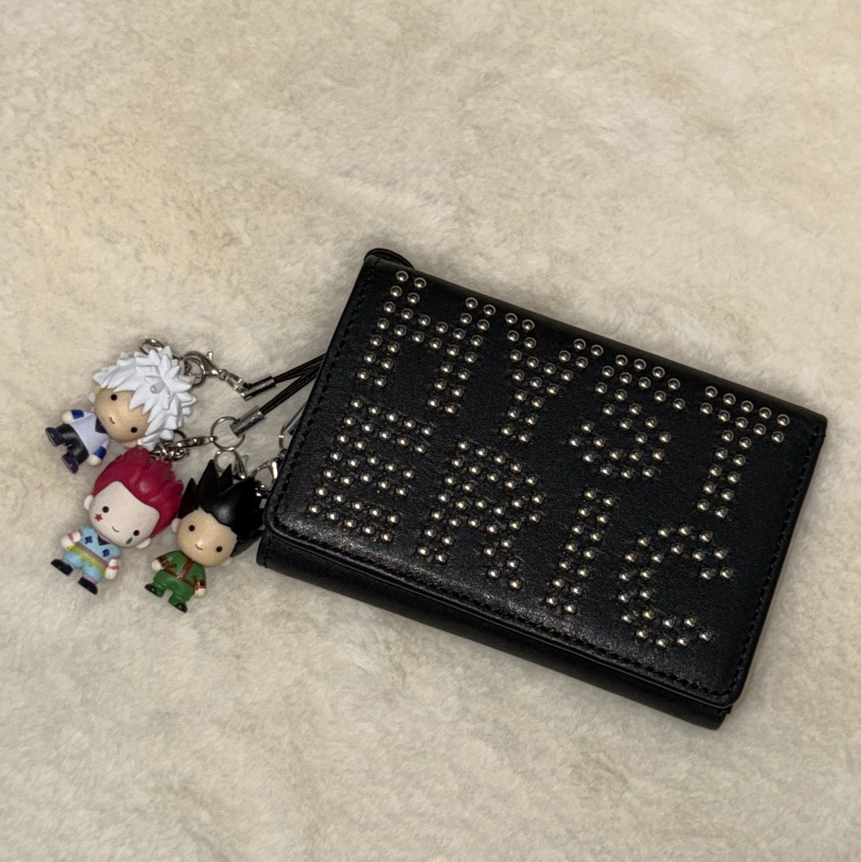 (W) Hysteric Glamour Logo Stud Tri-Fold Wallet Black 착용 스타일