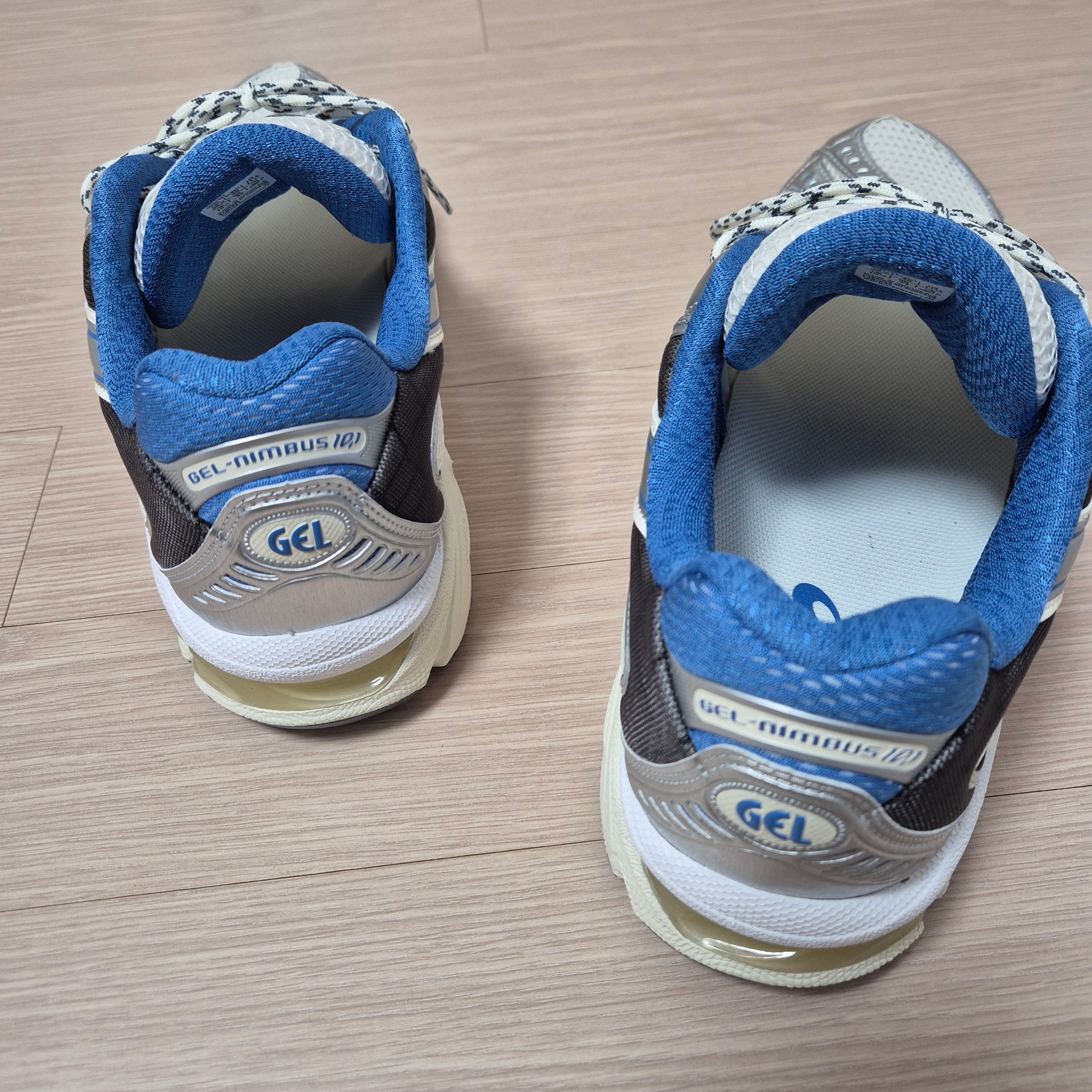 Asics Gel-Nimbus 10.1 Cream Polar Night 착용 스타일 - 1