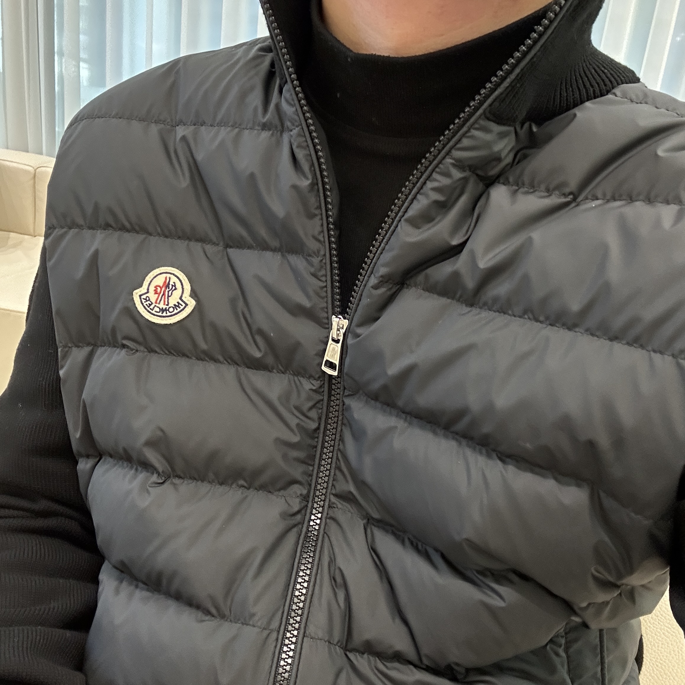 Moncler Padded Zip-Up Cotton Cardigan Black - 26SS 착용 스타일