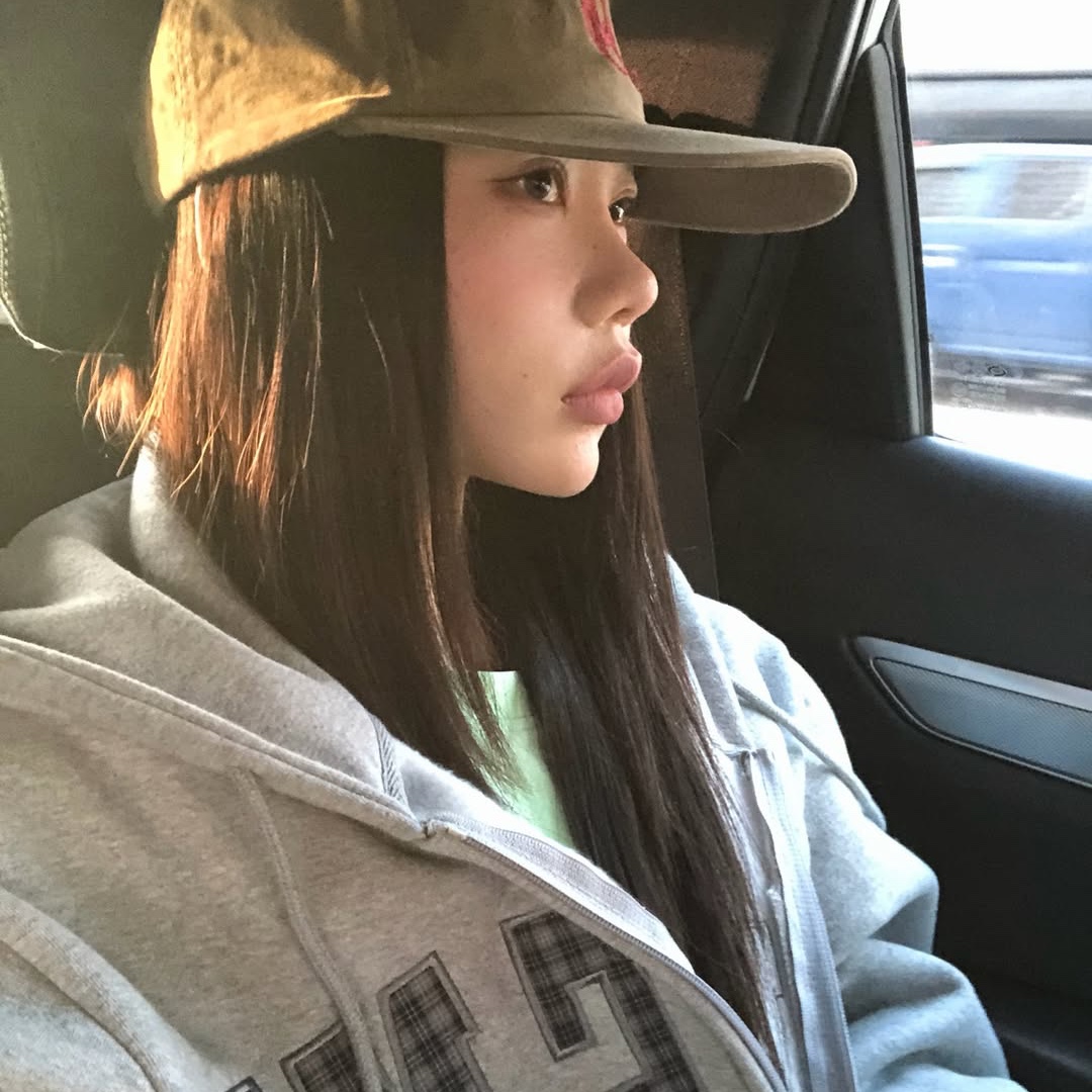SLOW RECORD HOUSE Moment Zip-Up Hoodie Check 착용 스타일 - 2