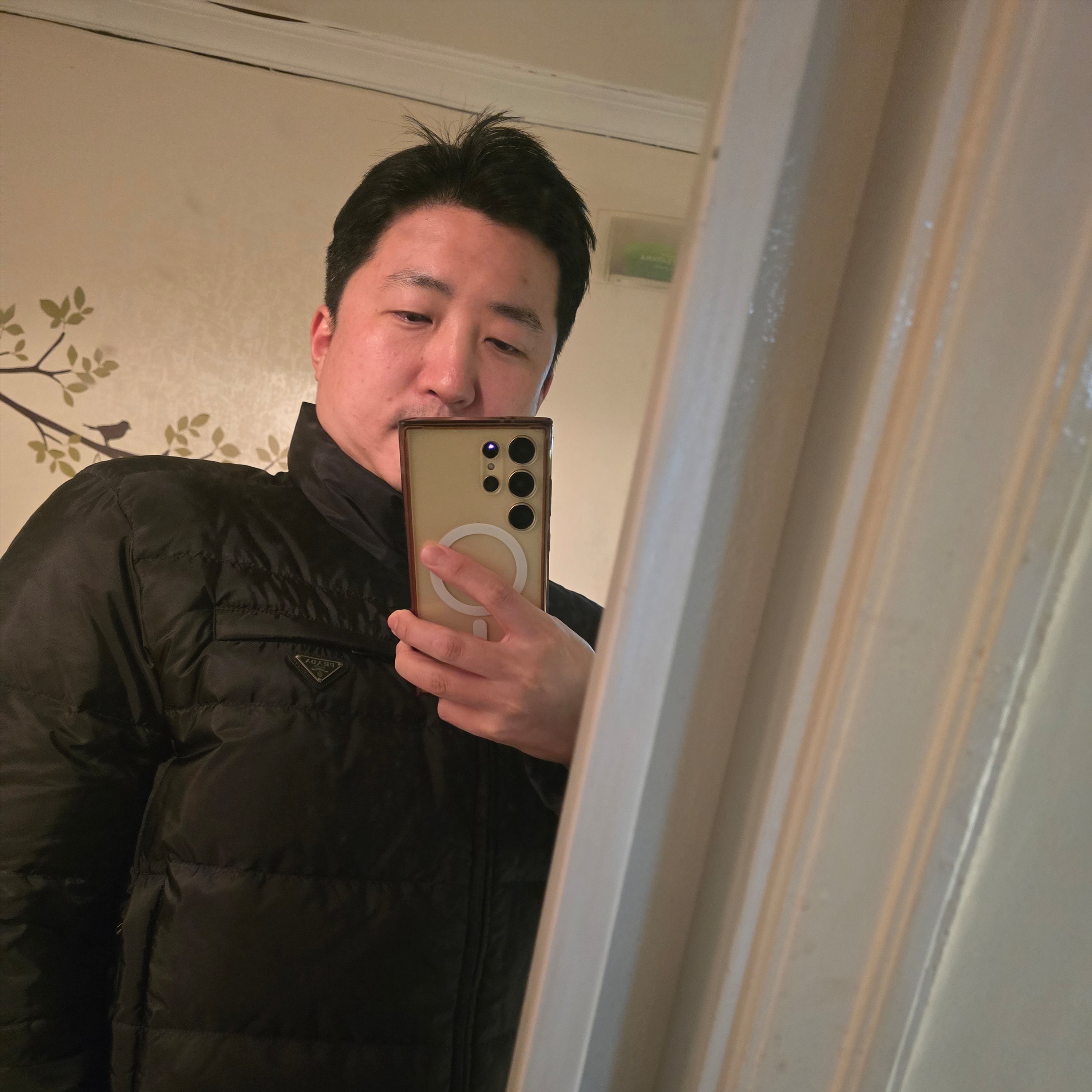 Prada Re-Nylon Down Jacket Black 착용 스타일 - 2