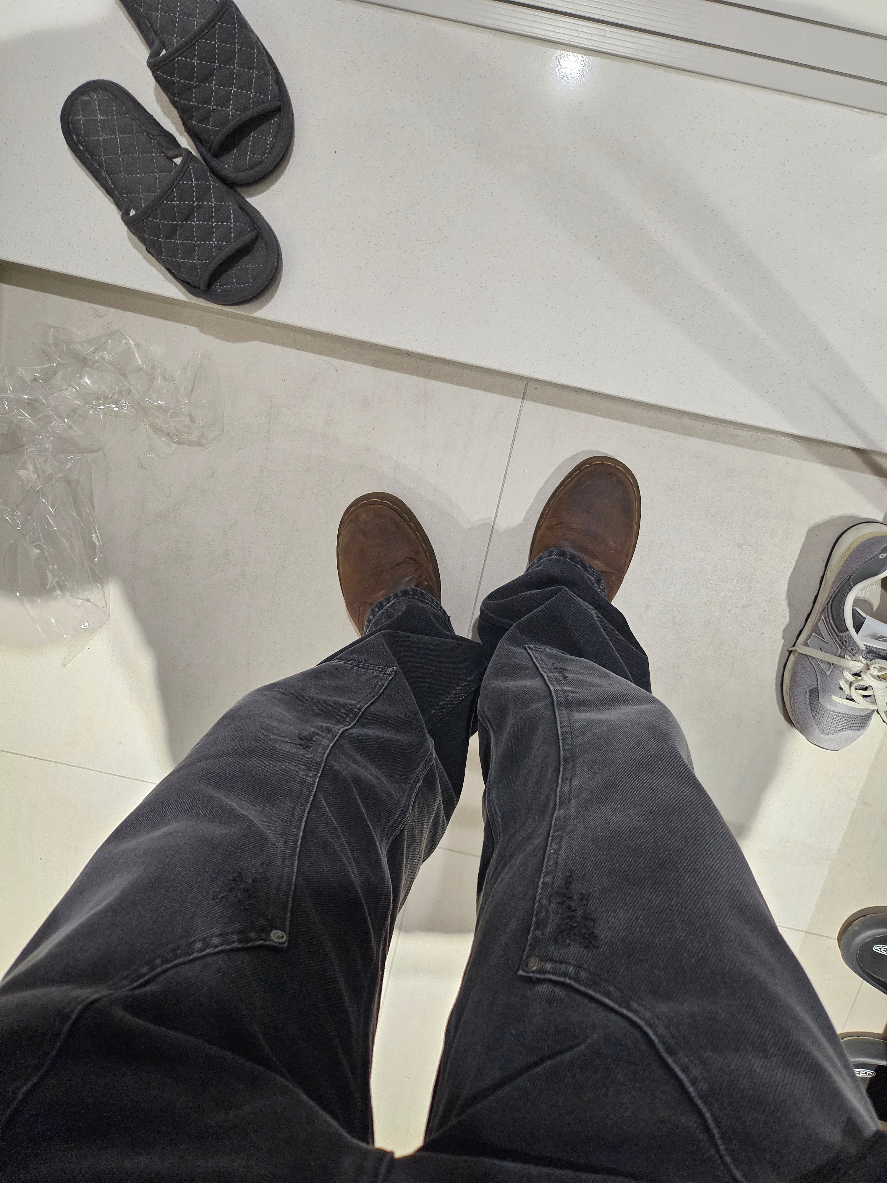 [FW25] moif Shadow Puffer Down Parka Sooty Black, [FW25] moif Baggy Zip Hooded Sweat Black 착용 스타일 - 2