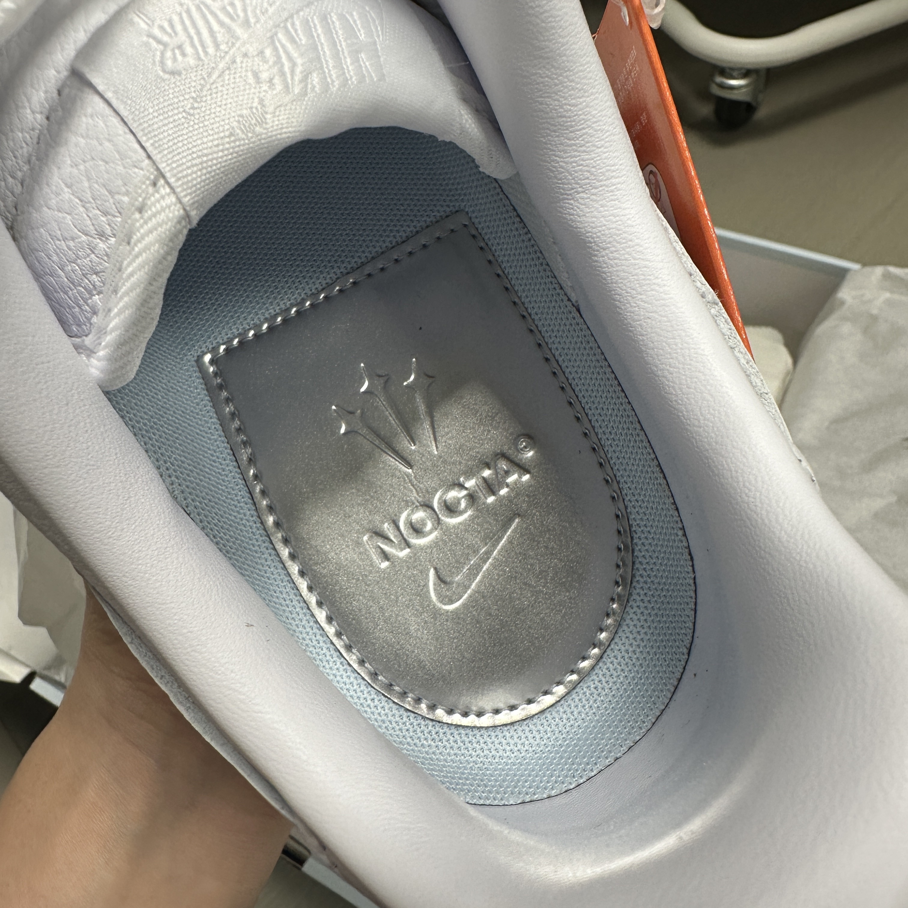 Nike x Drake Nocta Air Force 1 Low SP Certified Lover Boy White Cobalt Tint, Nike Air Force 1 '07 Low White 착용 스타일 - 1