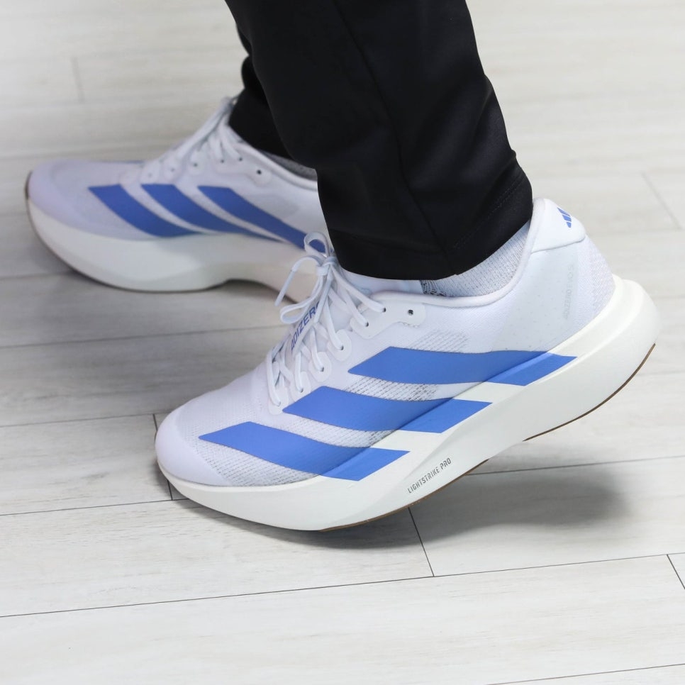 (W) Adidas Adizero Evo SL Cloud White Blue Fusion 착용 스타일