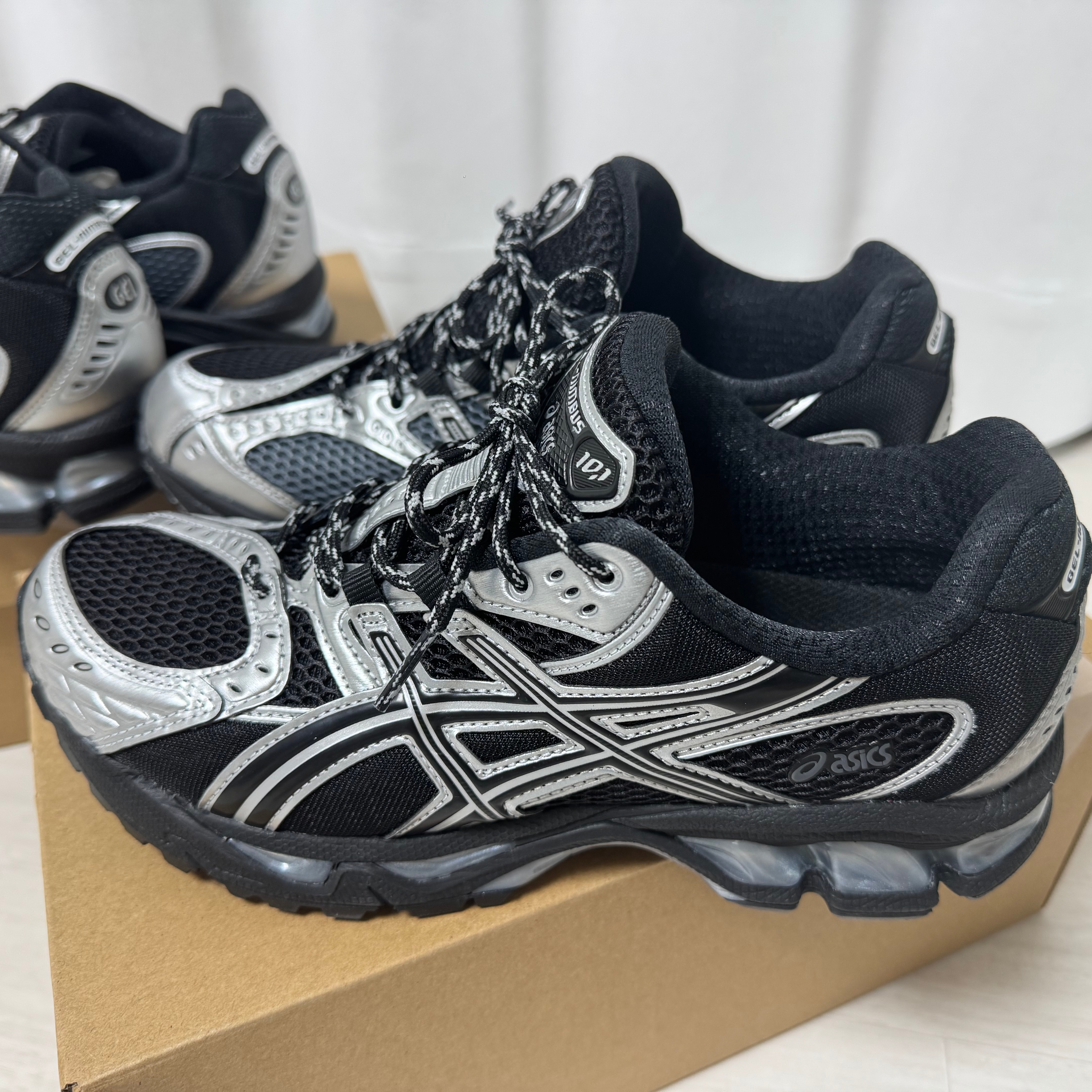Asics Gel-Nimbus 10.1 Black Pure Silver - Korea Exclusive 착용 스타일