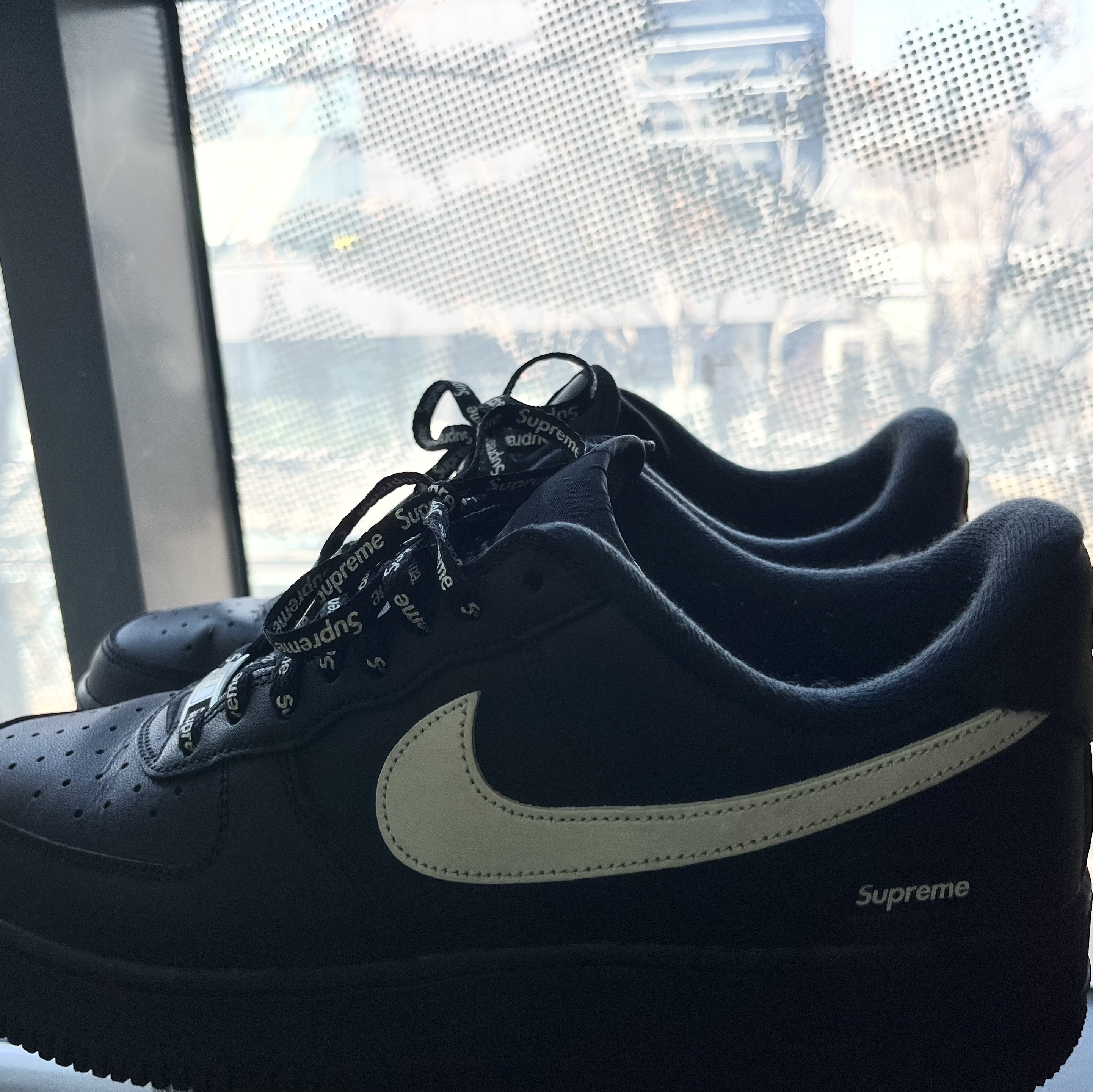 Nike x Supreme Air Force 1 Low Black 착용 스타일