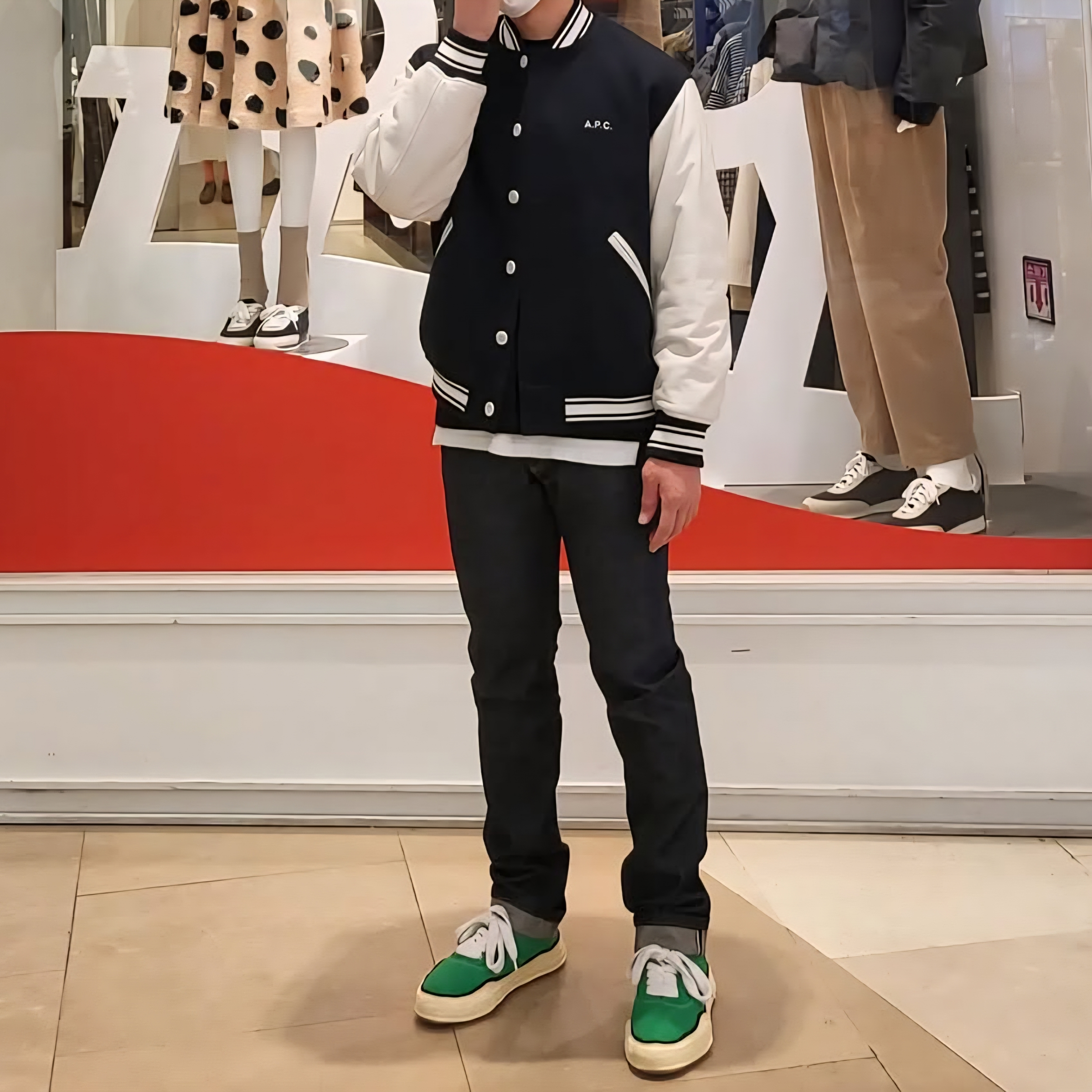 Maison Mihara Yasuhiro Baker OG Sole Canvas Low Cut Sneakers Green, A.P.C. Petit Standard Jeans Indigo 착용 스타일