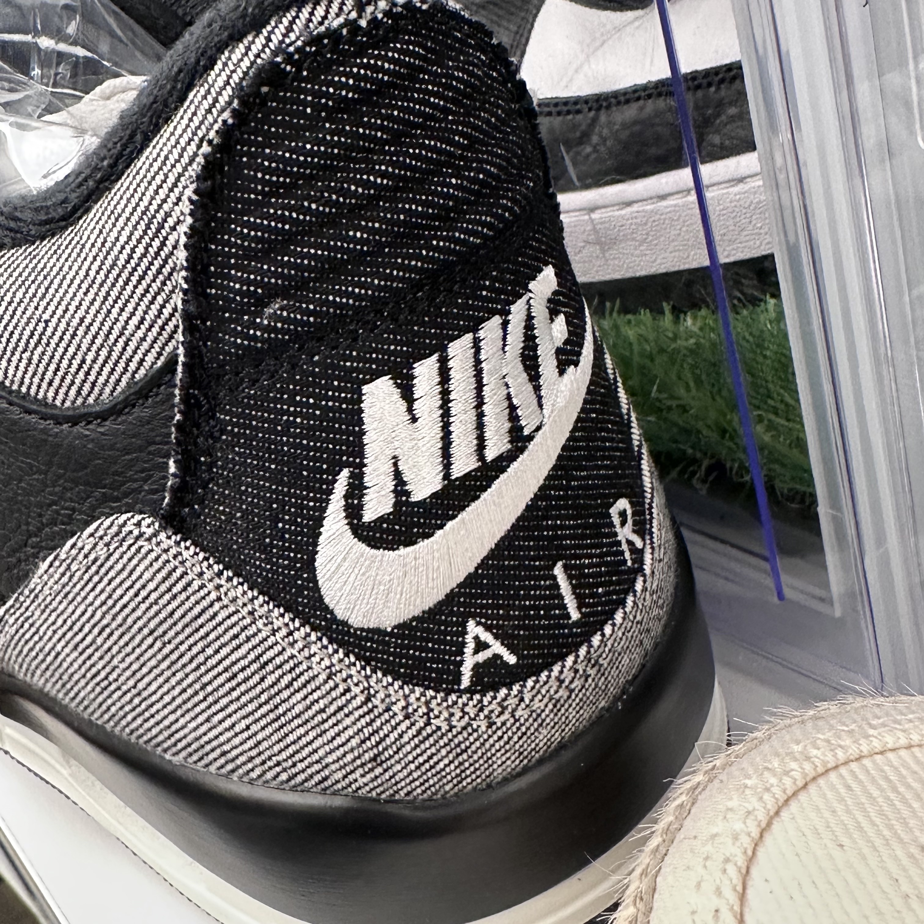 Jordan 3 x Levi’s Black and White 착용 스타일 - 2