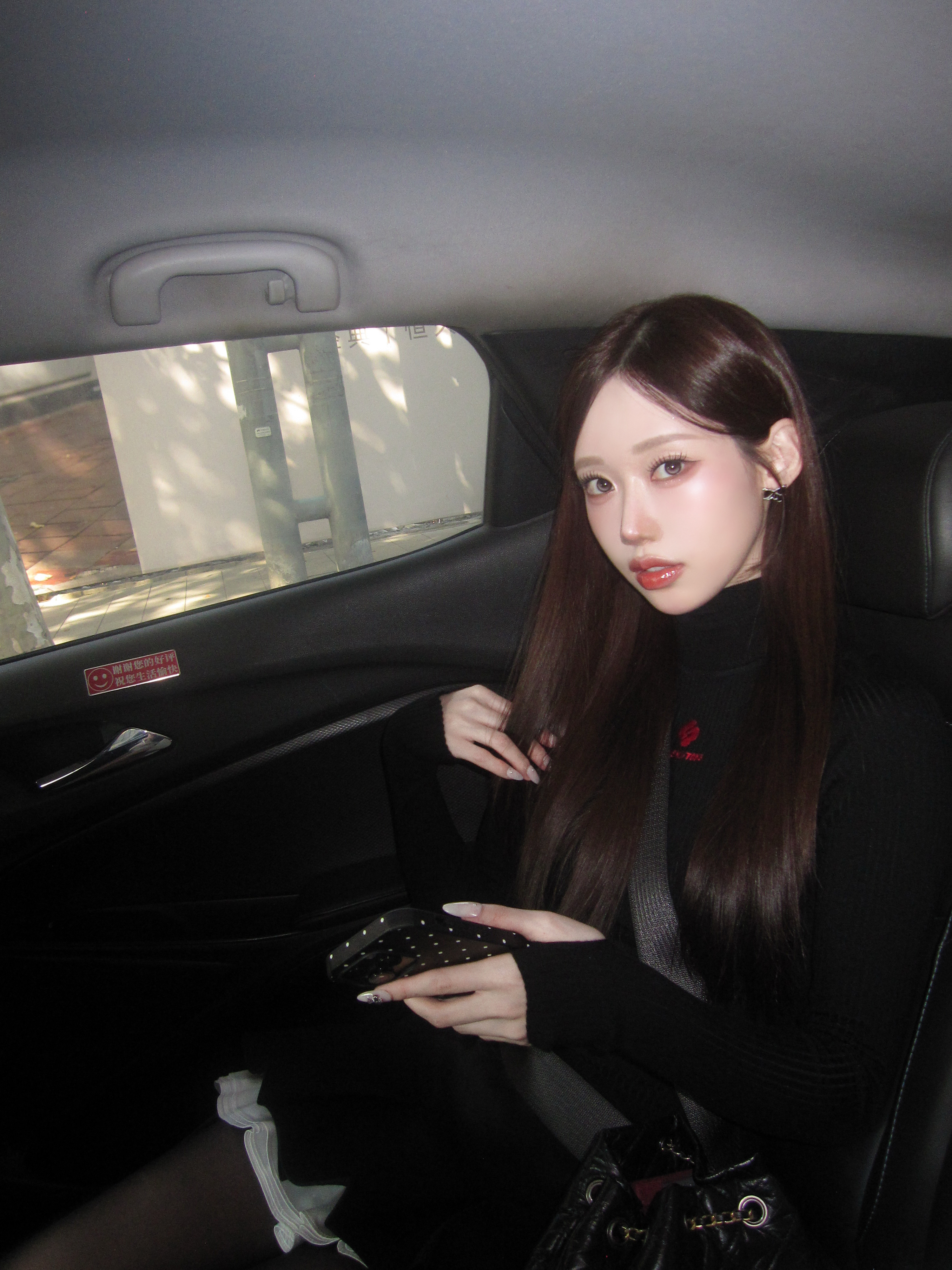Hera Sensual Nude Gloss 462 Speechless 착용 스타일