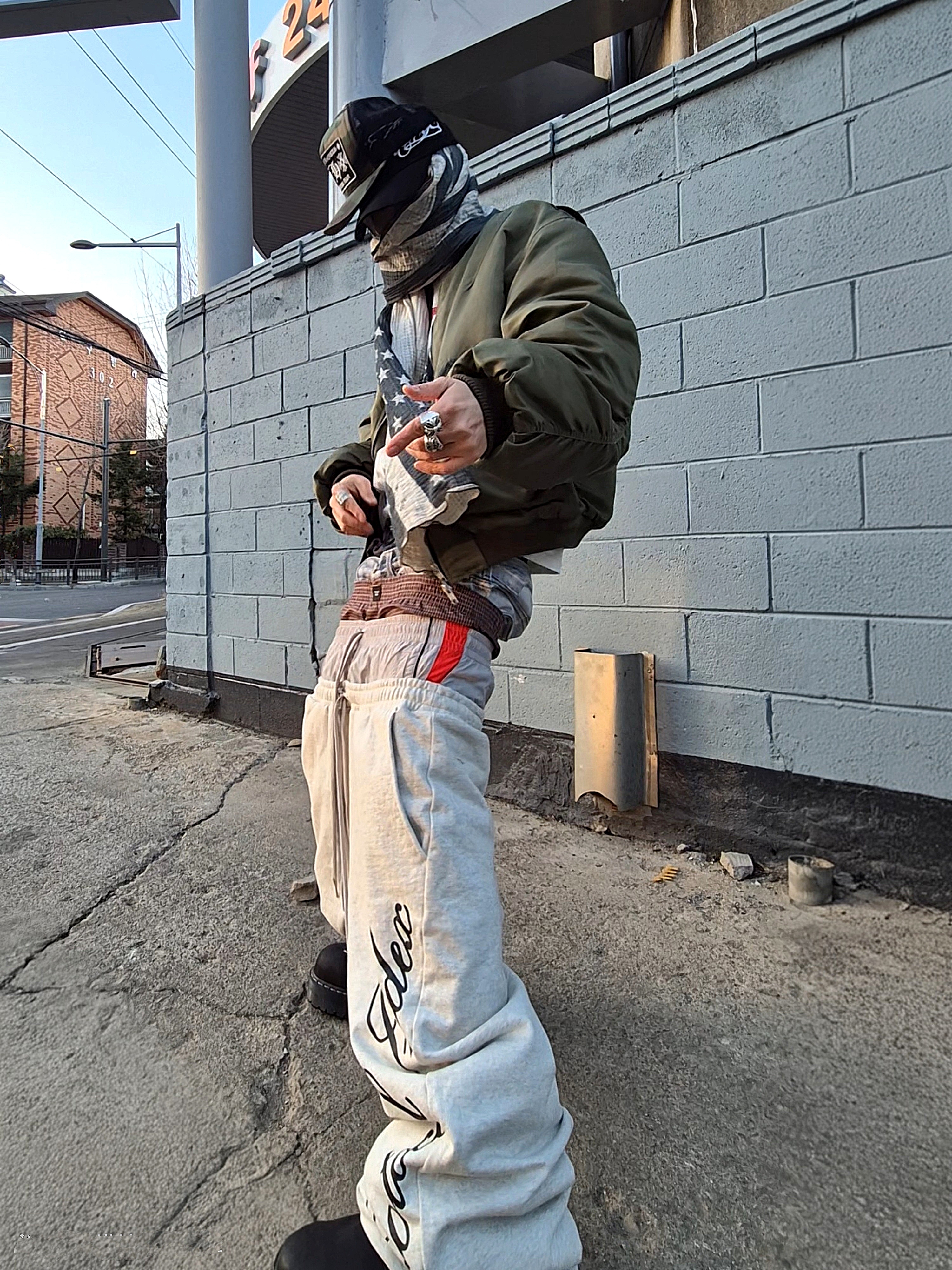 Chrome Hearts CH Hollywood Trucker Hat Camo Black, Dr. Martens x Rick Owens Quad Sole Steel Toe Boots Black 착용 스타일