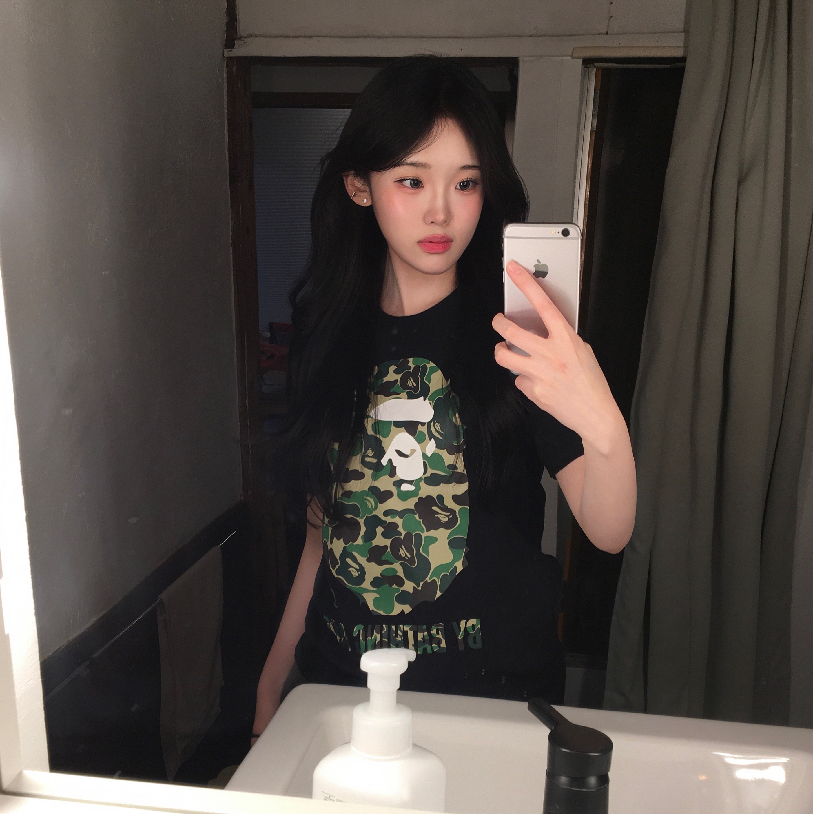 BAPE ABC Camo By Bathing Ape T-Shirt Black Green, BAPE ABC Camo By Bathing Ape T-Shirt Black Green 착용 스타일 - 1