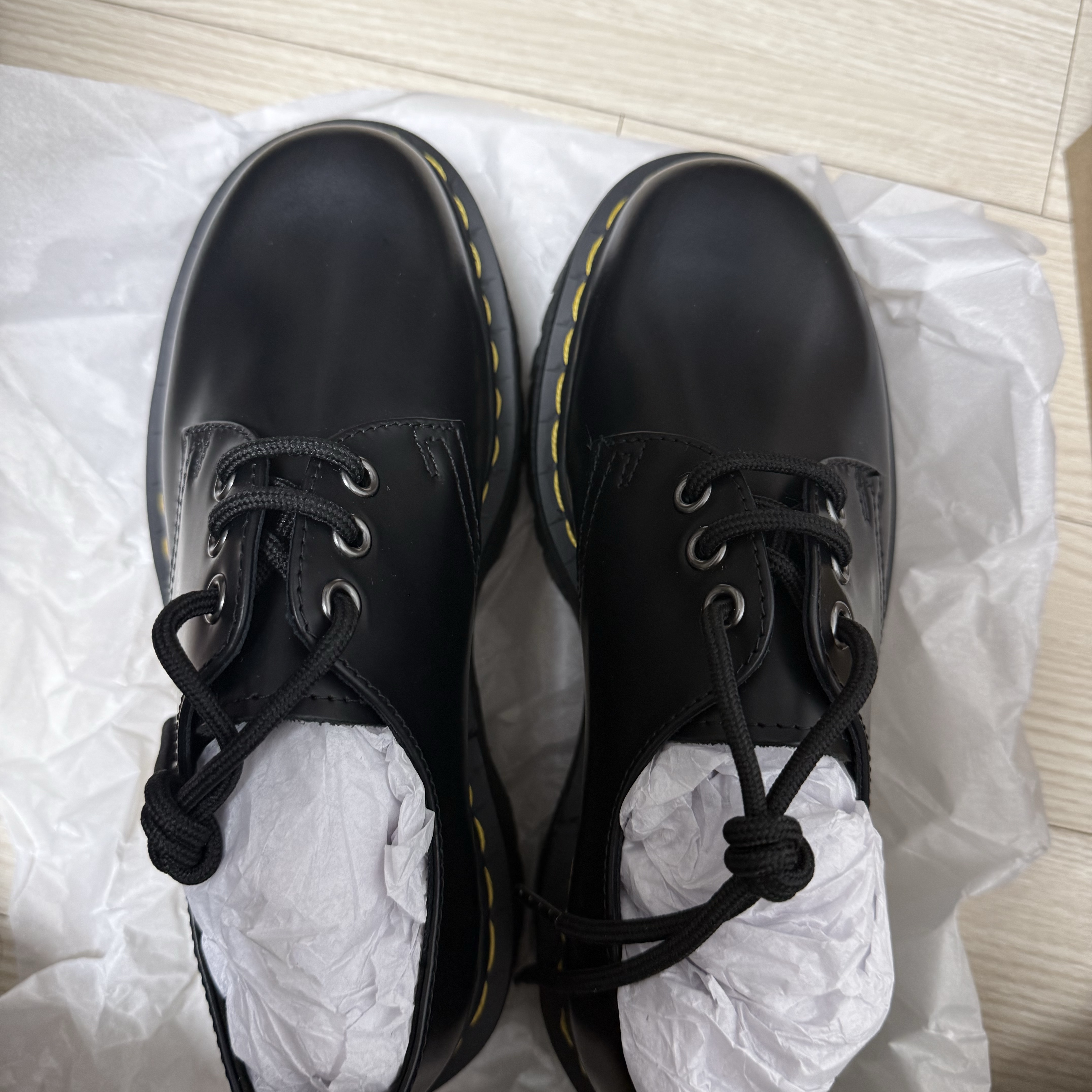 Dr. Martens 1461 Quad Black 착용 스타일 - 1