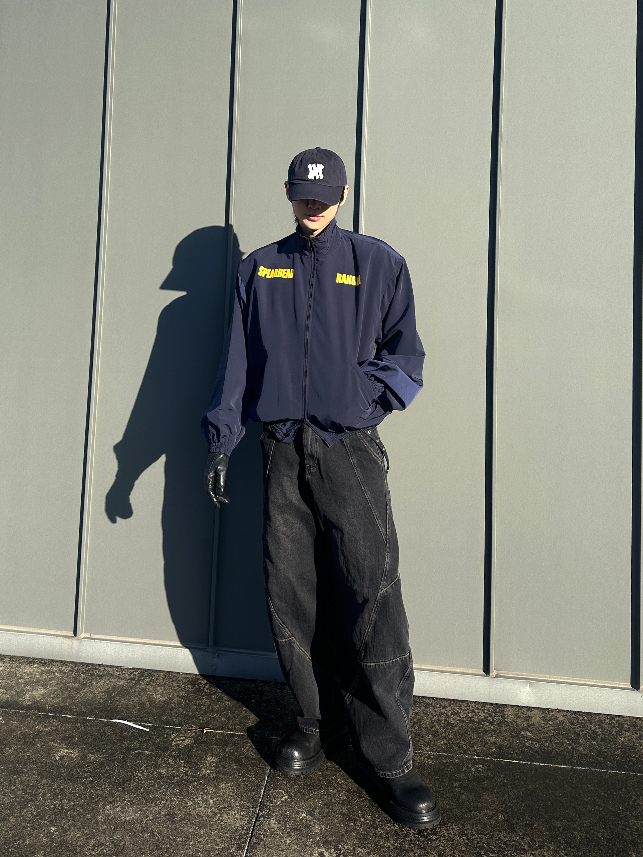 Farfromwhat Far Patch Logo Cap Navy, Undermycar Maigan Padded Shoulder Zip-Up Blouson India Ink - 23FW 착용 스타일 - 4