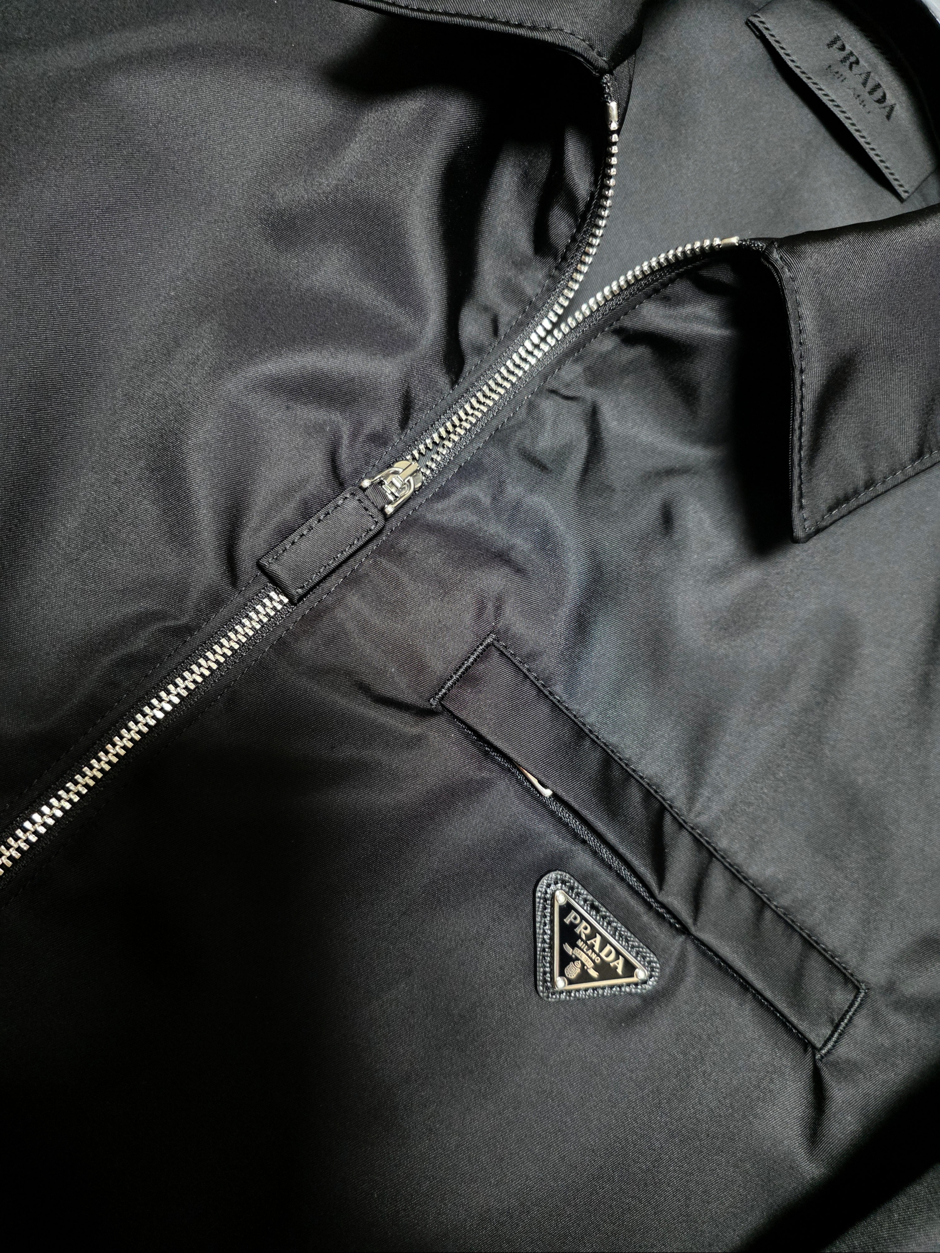 Prada Re-Nylon Zip Up Gabardine Blouson Jacket Black 착용 스타일 - 2