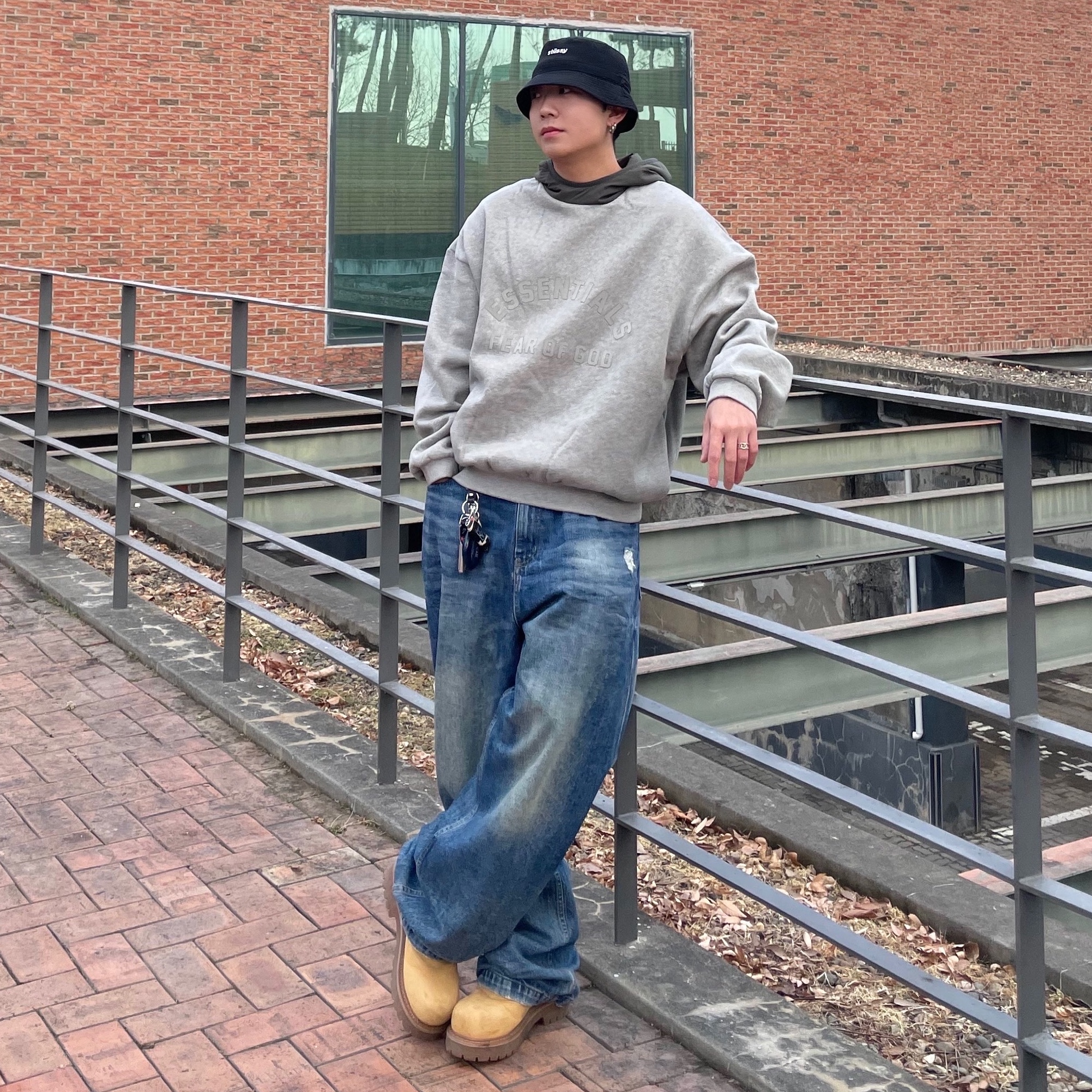 Essentials Nylon Fleece Hoodie Dark Heather Oatmeal Ink - 24SS 착용 스타일 - 1