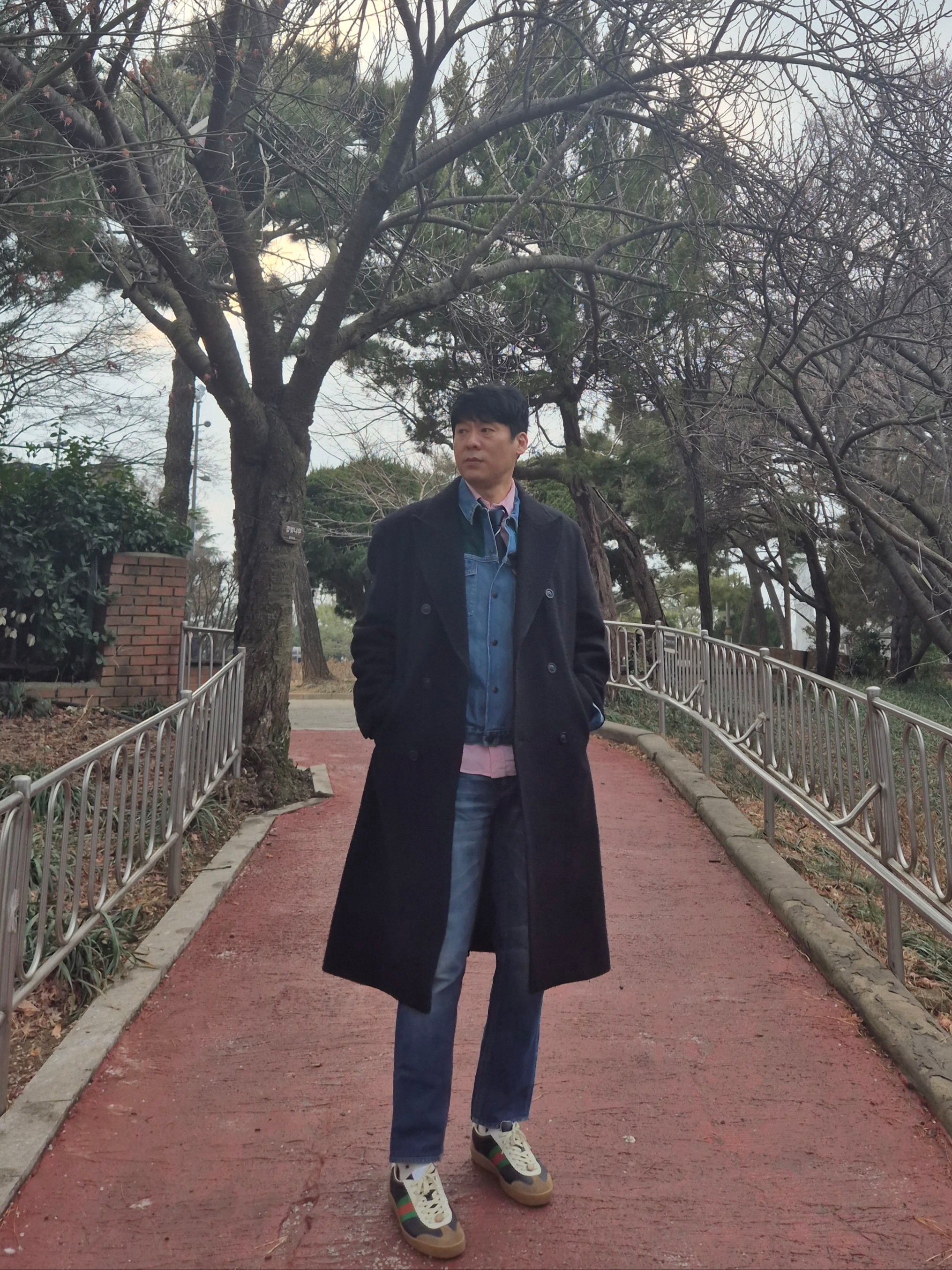 Gucci G74 Sneakers in Leather with Web Black, [30%적립] Polo Ralph Lauren Custom Fit Oxford Shirt Pink 착용 스타일 - 3