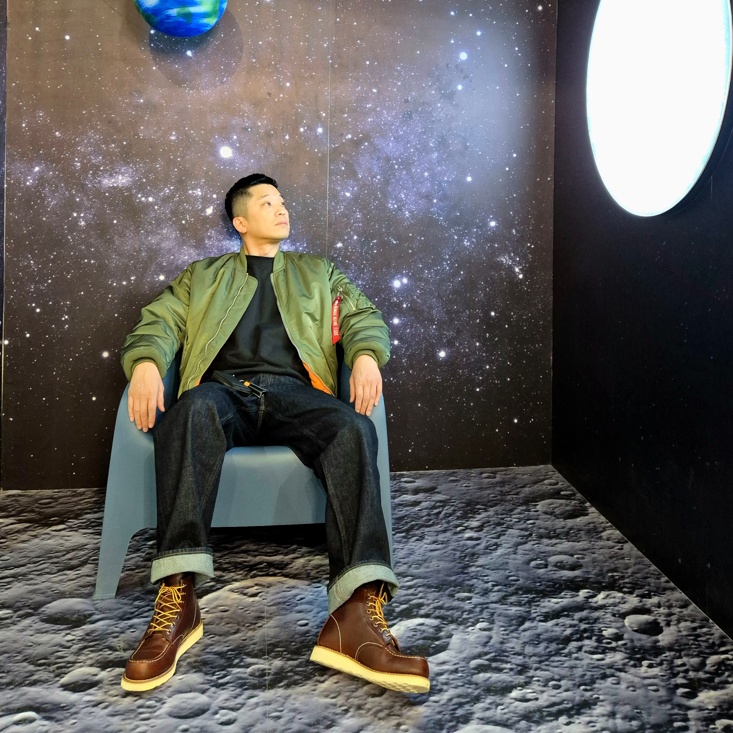 ALPHA INDUSTRIES MA-1 Flight Jacket Sage, Uniqlo x JW Anderson Straight Jean Blue - KR 착용 스타일 - 1