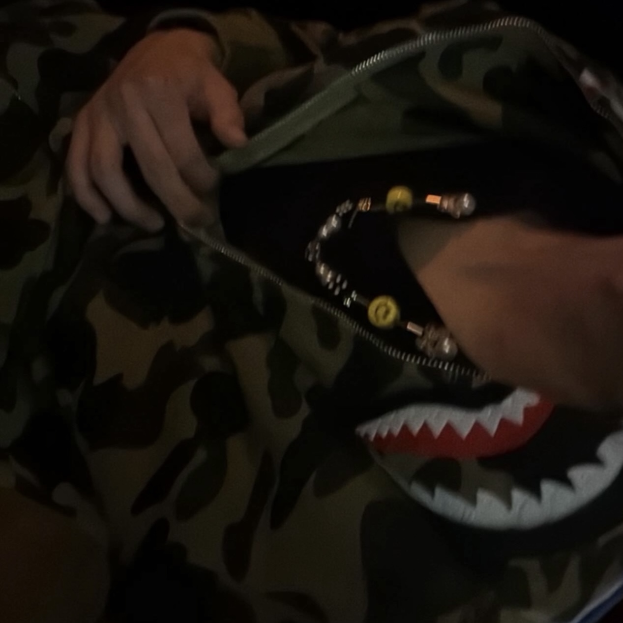 BAPE 1st Camo Shark Full Zip Hoodie Army Green 착용 스타일