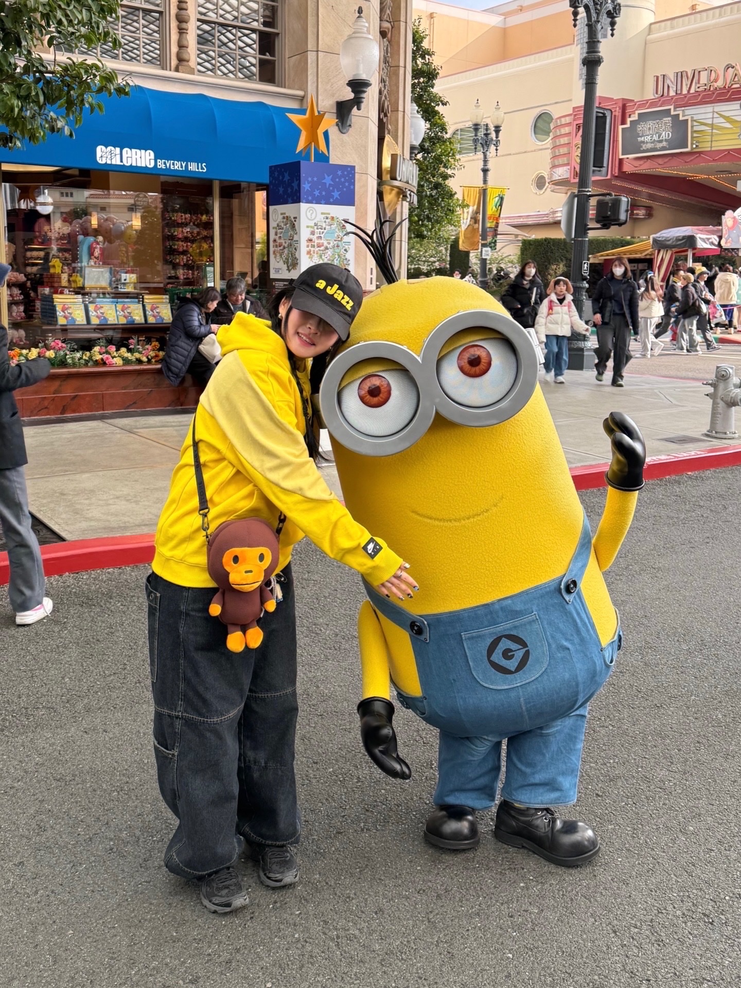 BAPE Baby Milo Plush Cross Bag Brown, Asics Gel-Nunobiki Black Obsidian Grey 착용 스타일