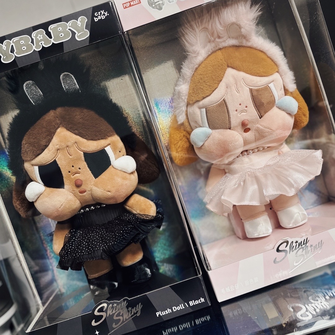 Pop Mart Crybaby Shiny Shiny Series Plush Doll Black 착용 스타일
