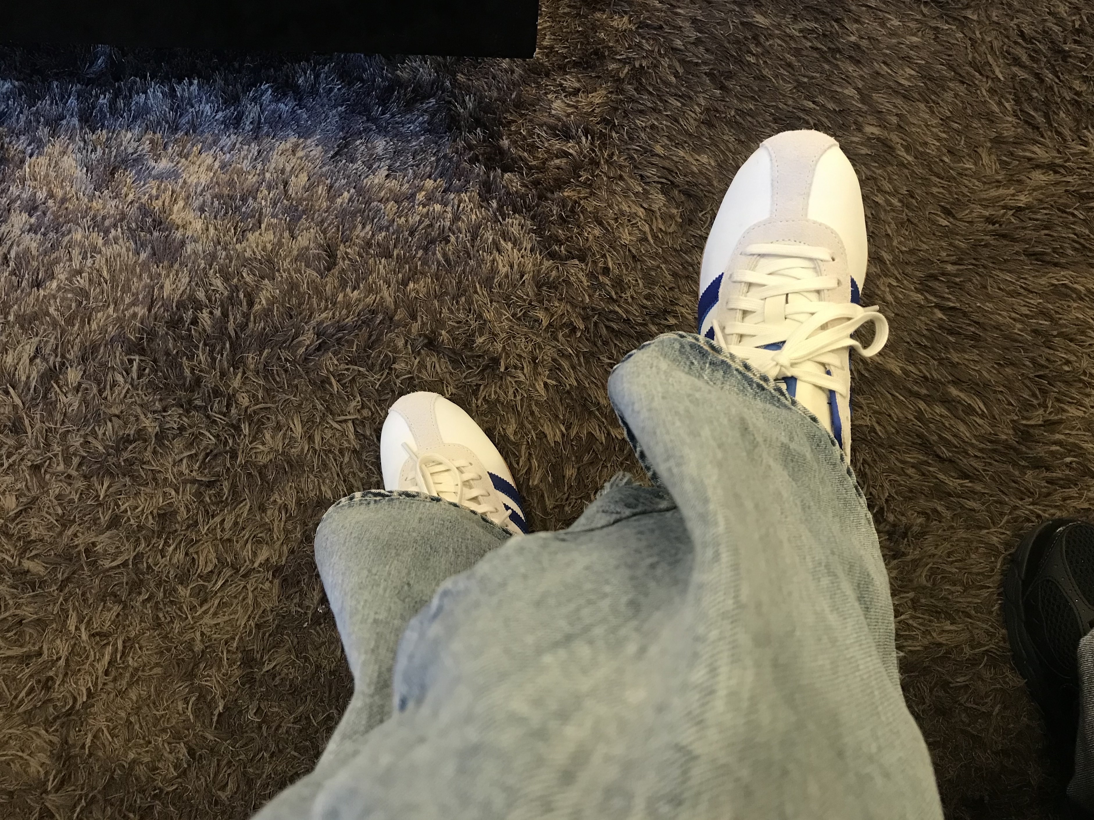 (W) Adidas Tokyo Off White Royal Blue 착용 스타일 - 2