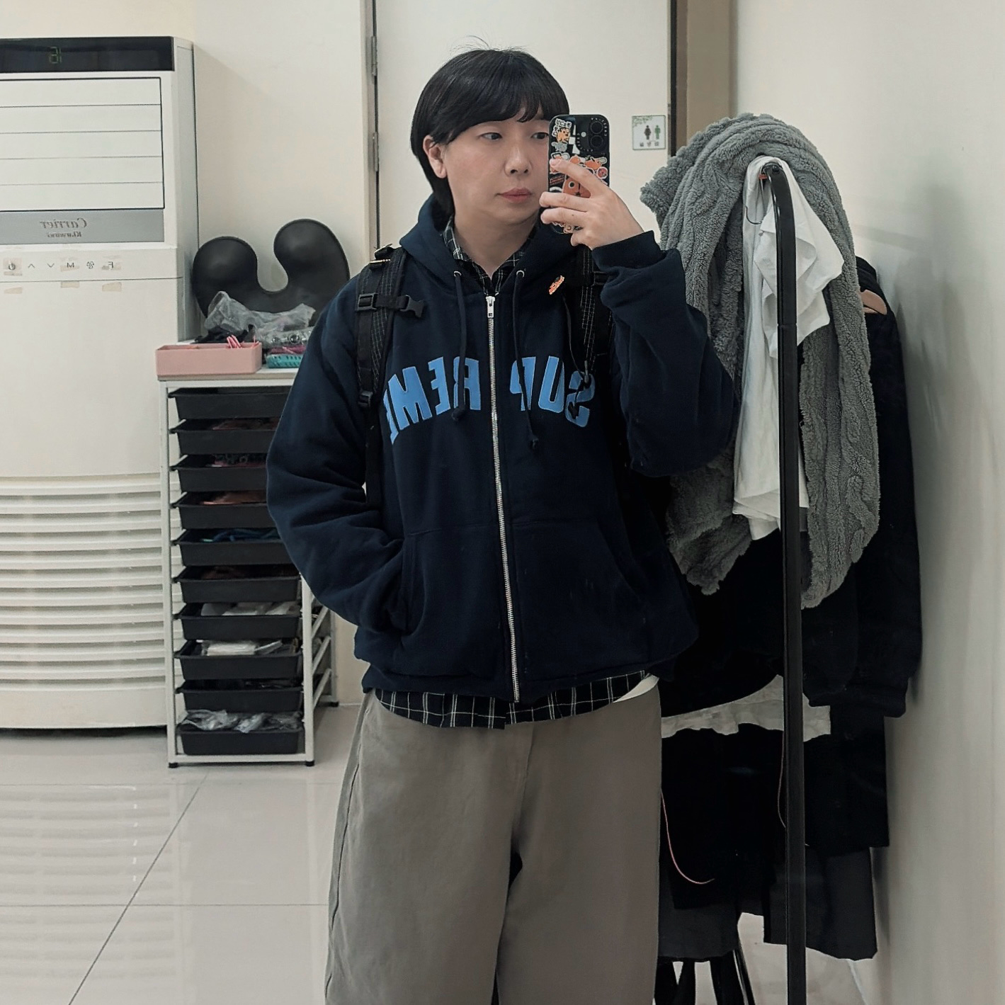 Supreme Arc Thermal Lined Zip Up Hooded Sweatshirt Navy - 25FW, Supreme Backpack Black - 24SS 착용 스타일