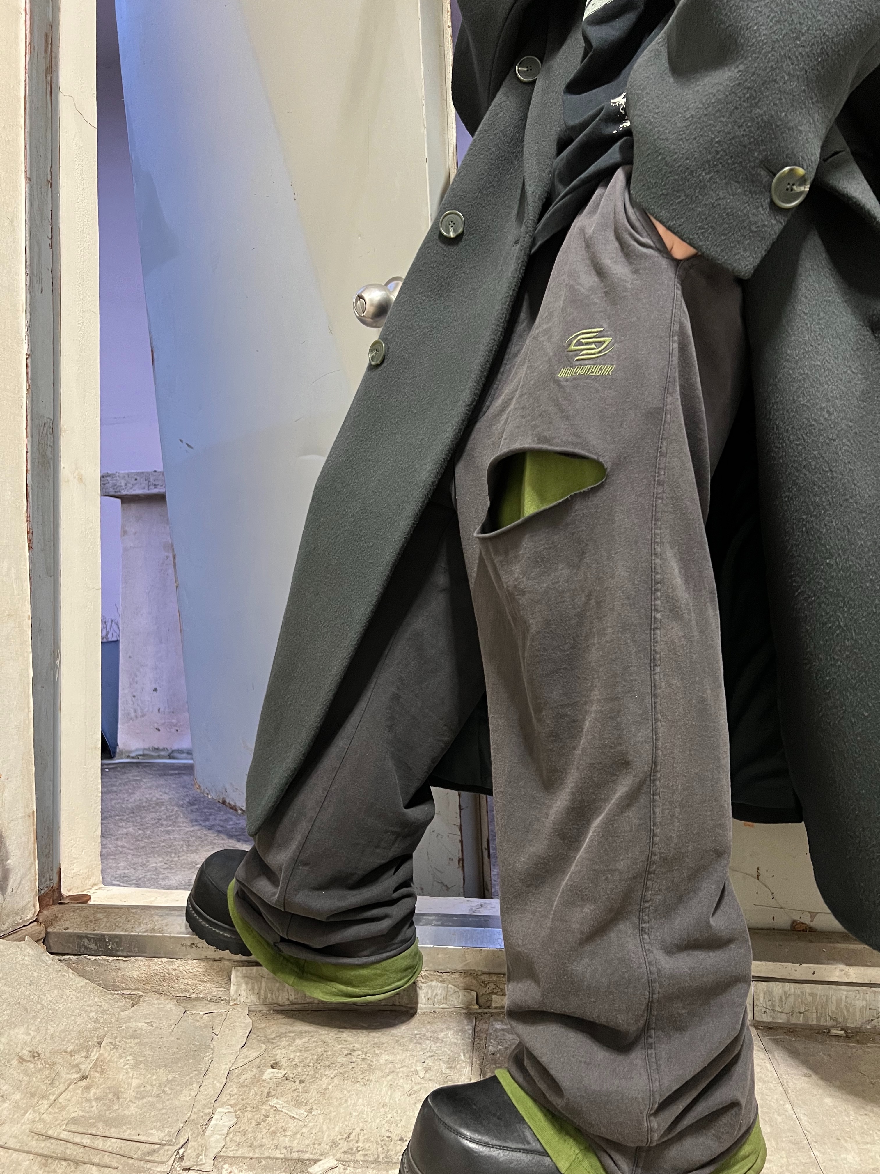 Undermycar Dalt Hidden Second Layer Sweatpants Pine Groove - 23FW, Our Legacy Ladon Brass Keychain Matte Nickel 착용 스타일 - 7