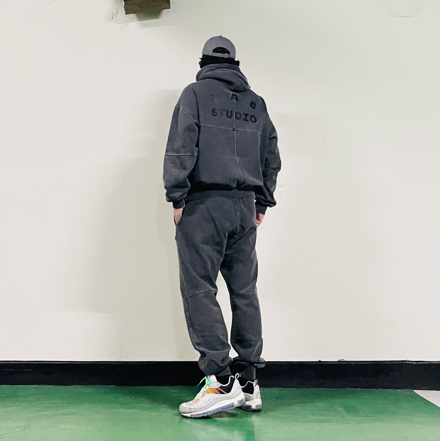 Nike Air Max 98 La Mezcla, IAB Studio Blocked Pigment Hoodie Black 착용 스타일 - 1