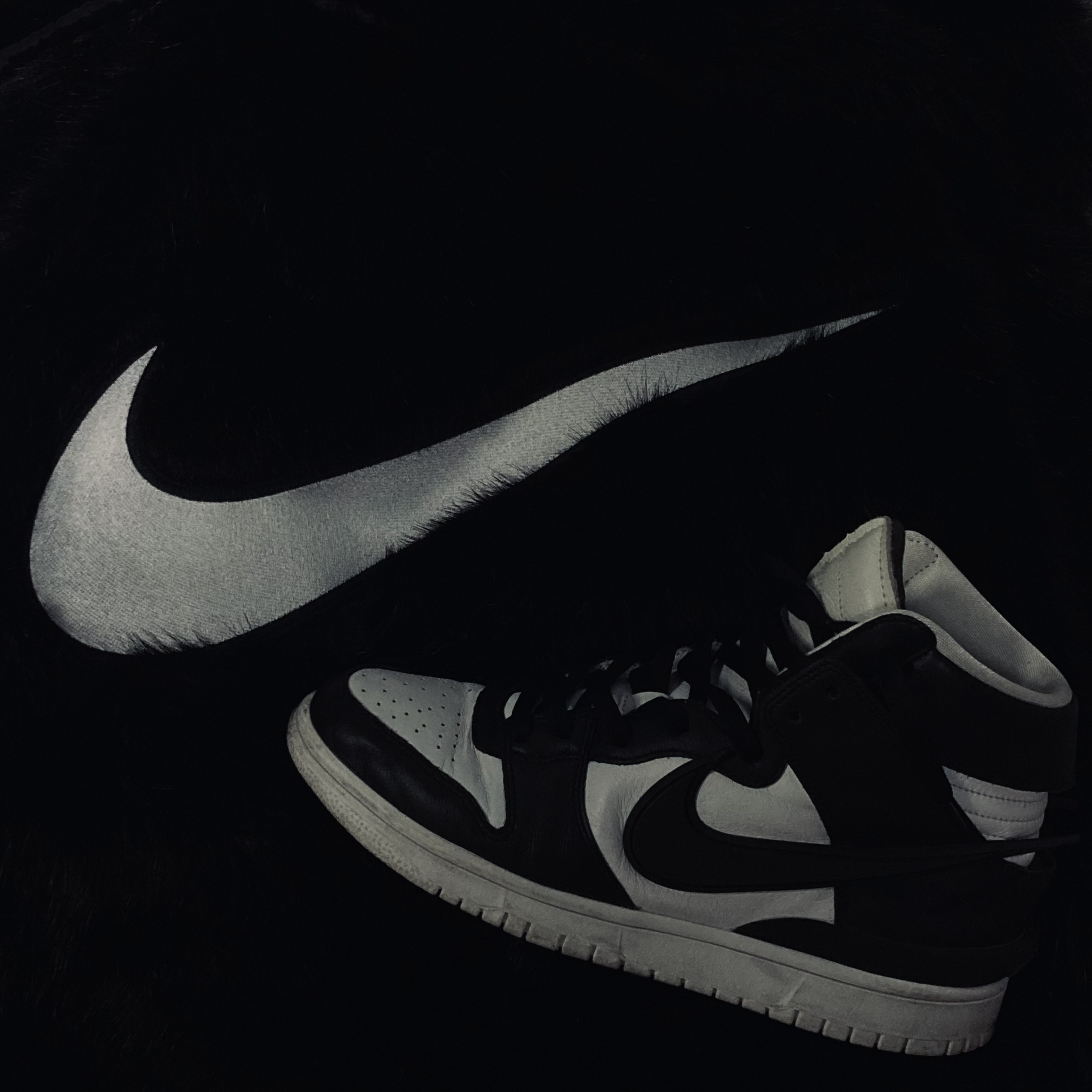 (W) Nike x Ambush Reversible Faux-Fur Coat Black, Nike x Ambush Dunk High Black 착용 스타일 - 2