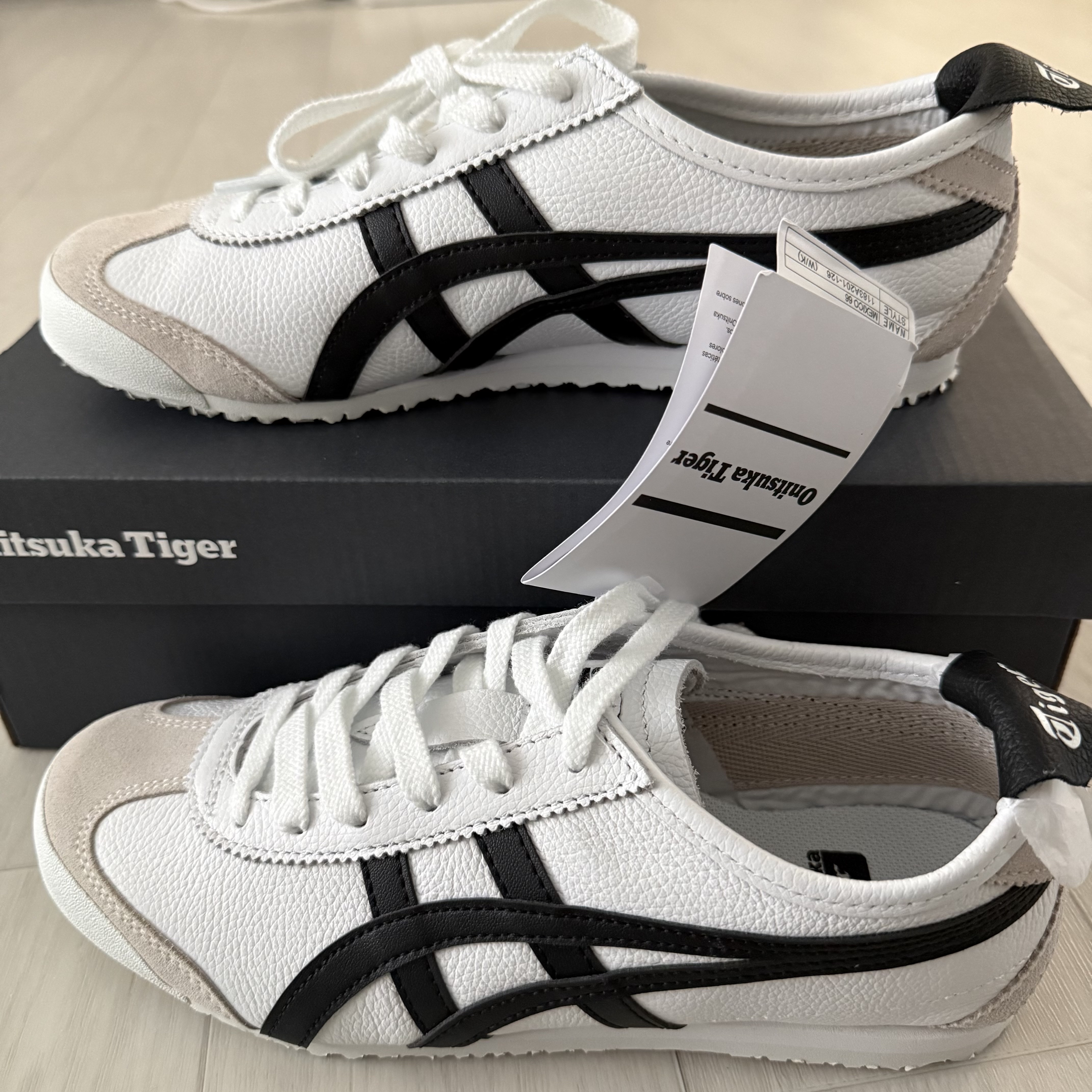 Onitsuka Tiger Mexico 66 White Black 착용 스타일 - 2