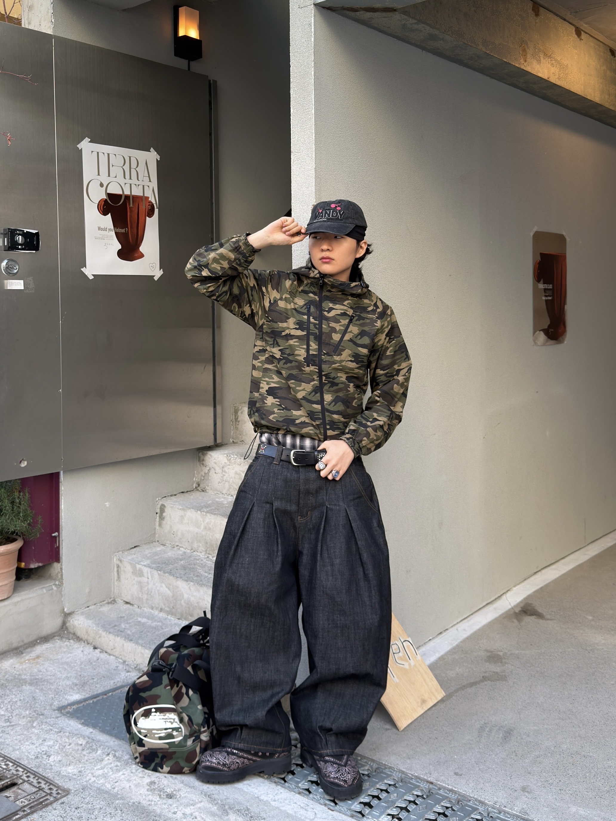 Nike x Stussy Skull Cap Black, Vandy The Pink Cherry Cap Washed Black 착용 스타일 - 4