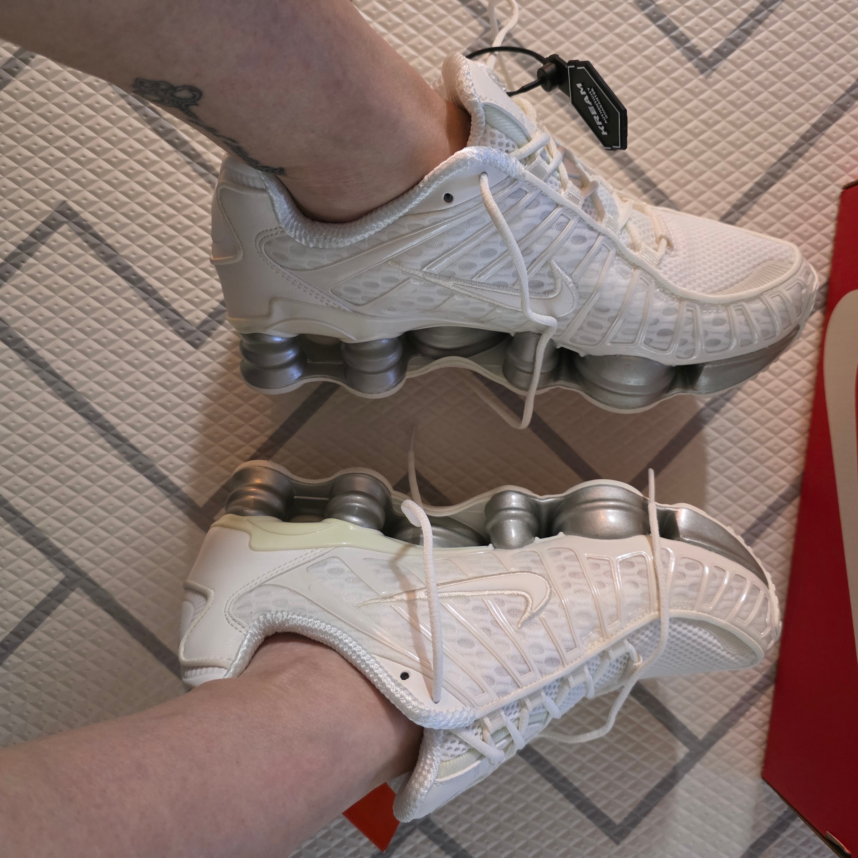 (W) Nike Shox TL Sail 착용 스타일 - 3