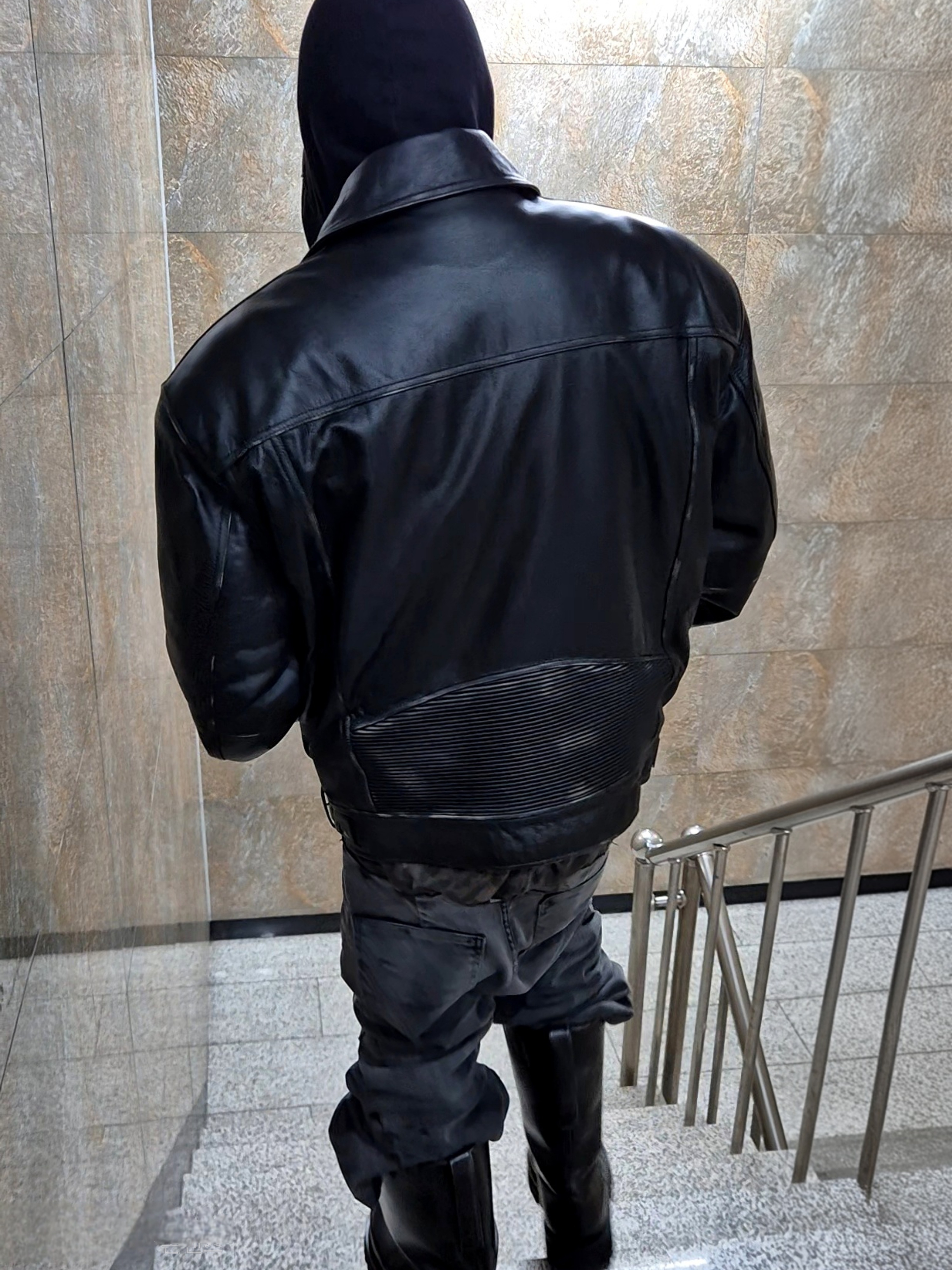 Project G/R Distressed Leather Biker Jacket Black 착용 스타일 - 1