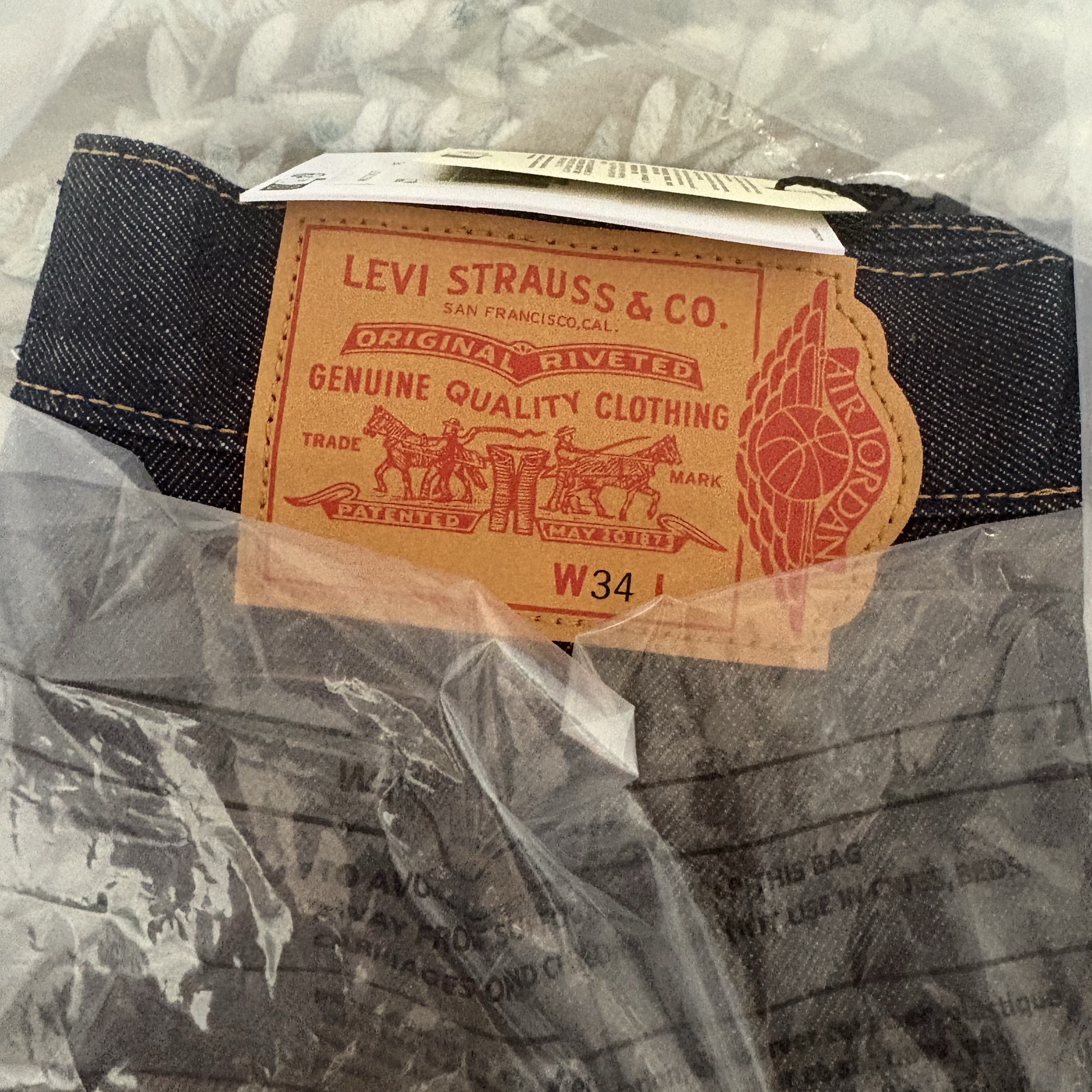 Levi's x Jordan Baggy Shorts Indigo 착용 스타일