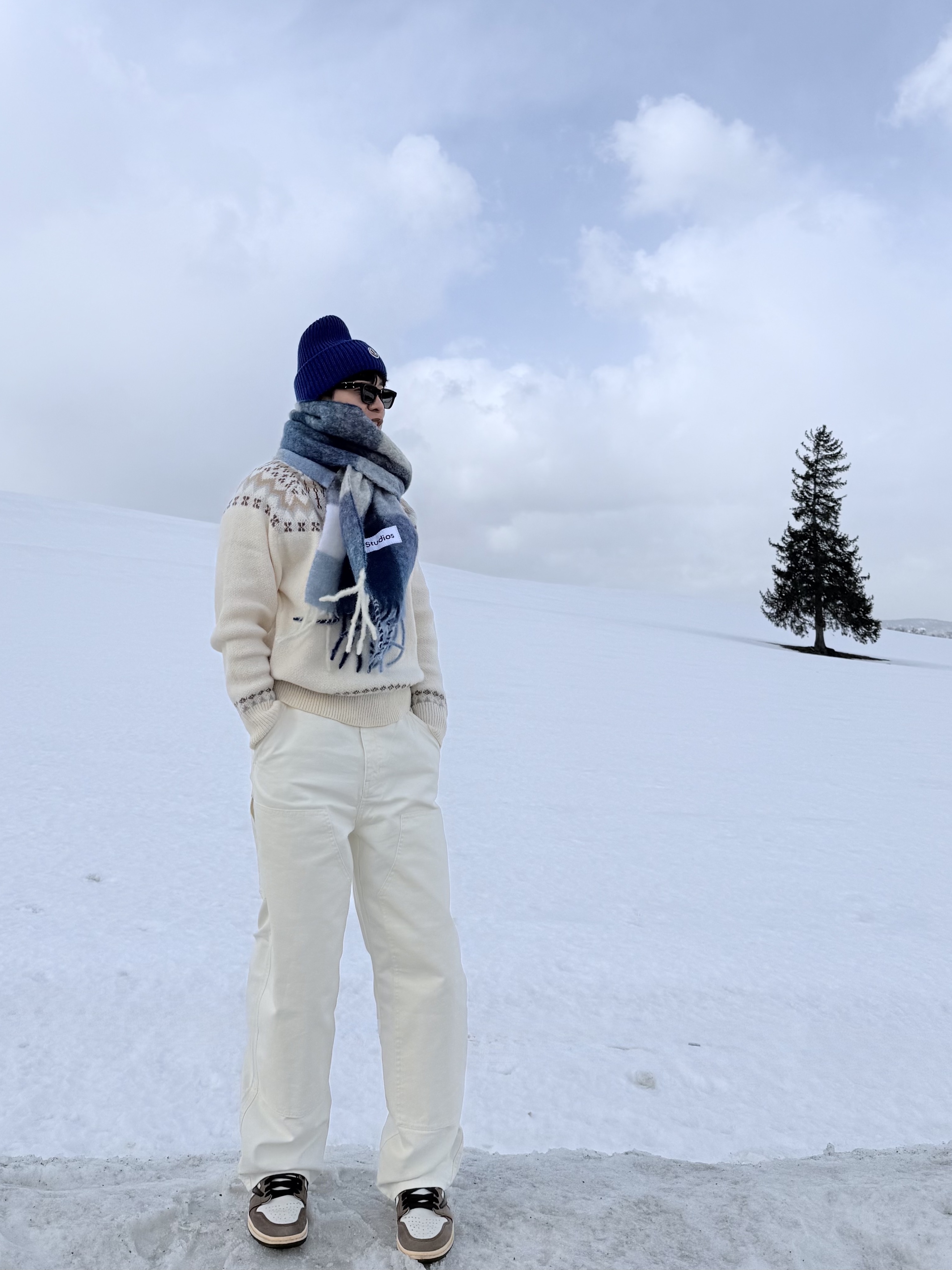 Acne Studios Mohair Checked Muffler Indigo Grey Light Blue, Stussy Canvas Work Pants Bone 착용 스타일