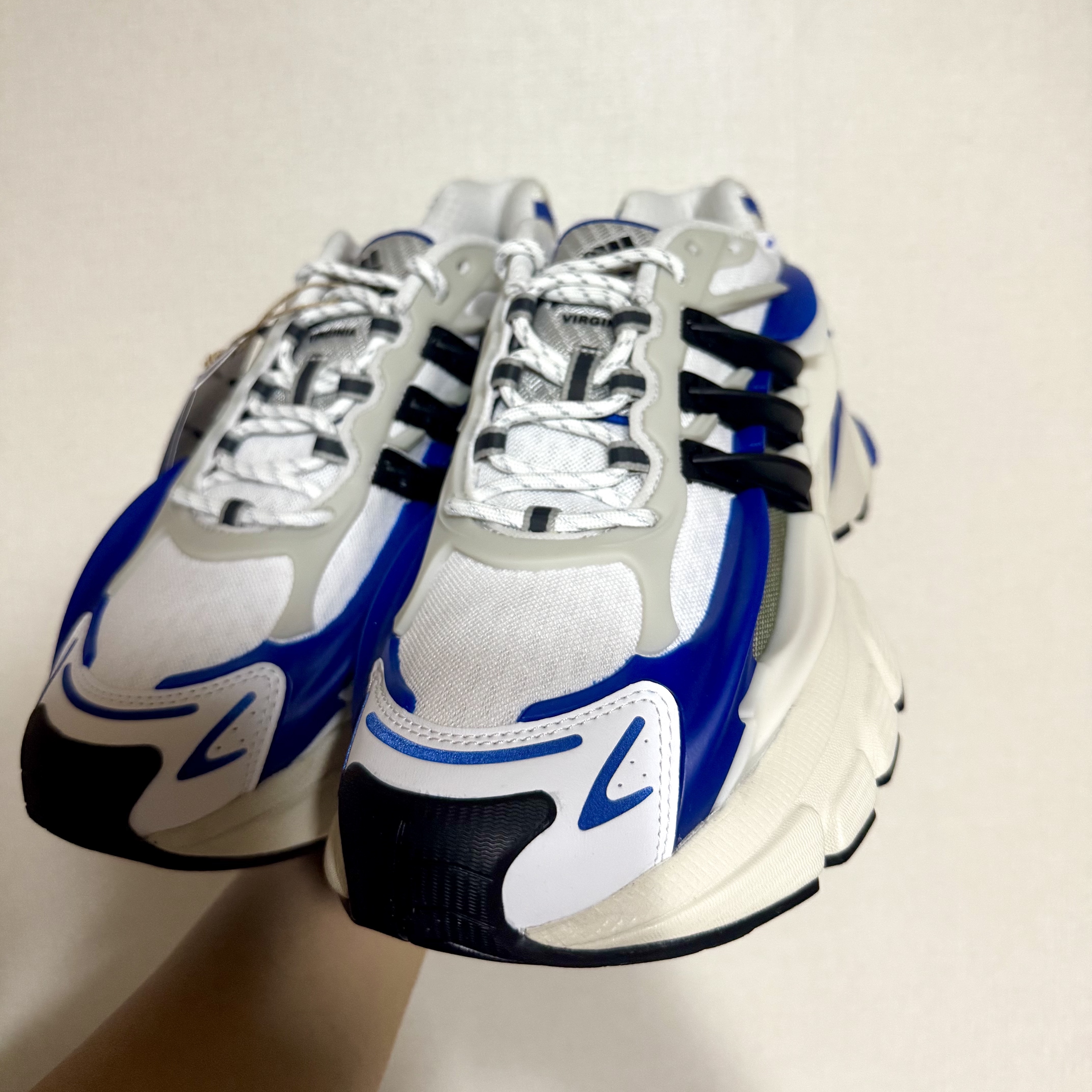 Adidas x Pharrell Williams Virginia Adistar Jellyfish Royal Blue Core Black 착용 스타일