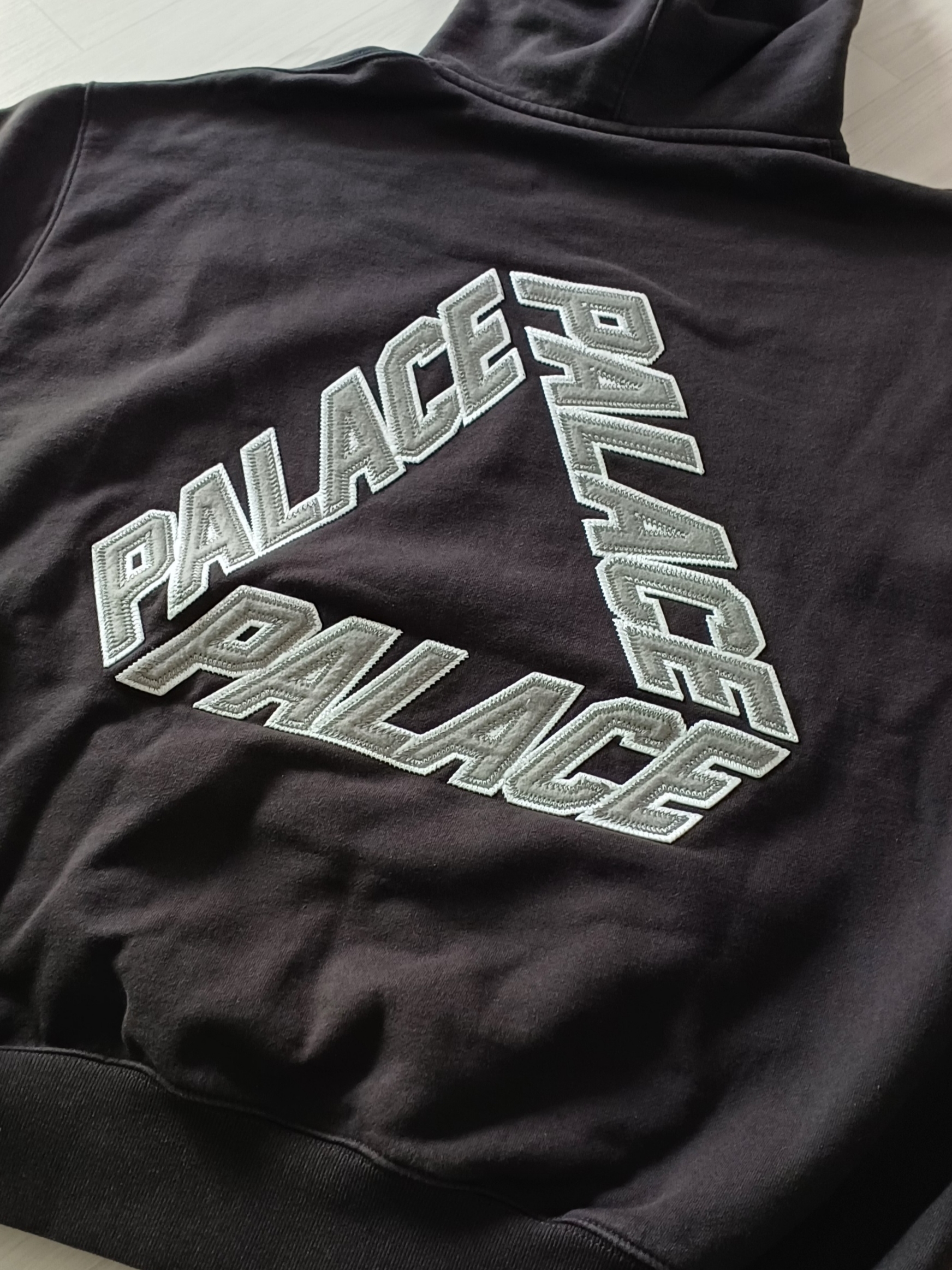 Palace Athlique P3 Hood Black - 24FW 착용 스타일