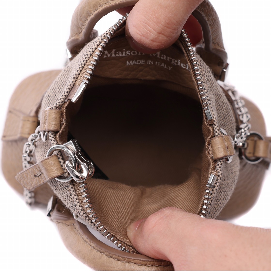 [25% 쿠폰] 메종 마르지엘라 5AC 클래식 베이비백 탄([25% 쿠폰] Maison Margiela 5AC Classique Baby Bag Tan) - 5