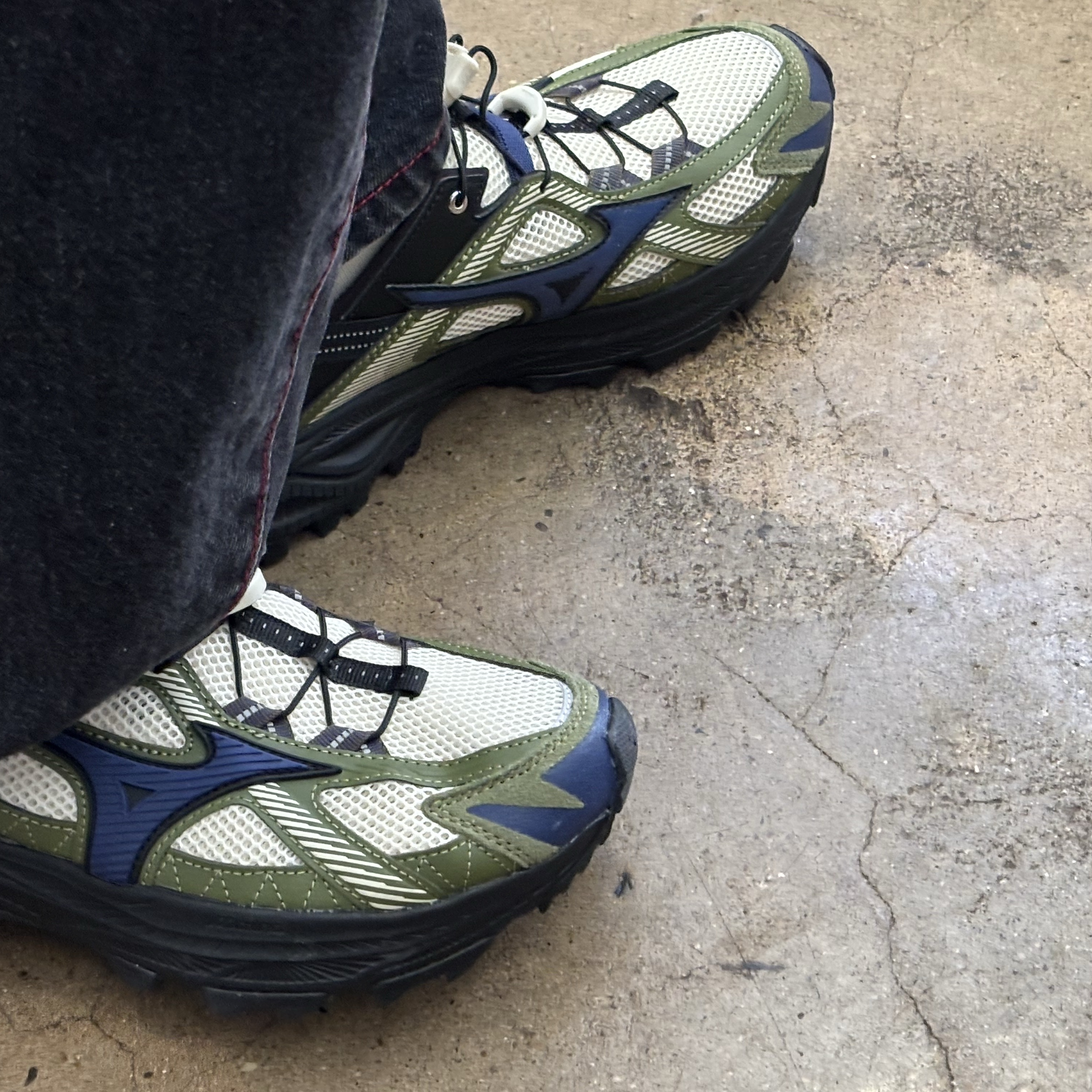 Mizuno Racer Trail SE Khaki 착용 스타일 - 1