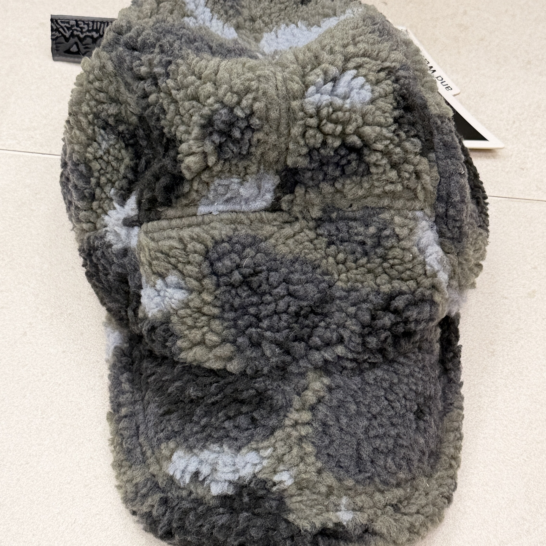 And Wander x Gramicci JQ Tape Fleece Cap Camo 착용 스타일 - 1