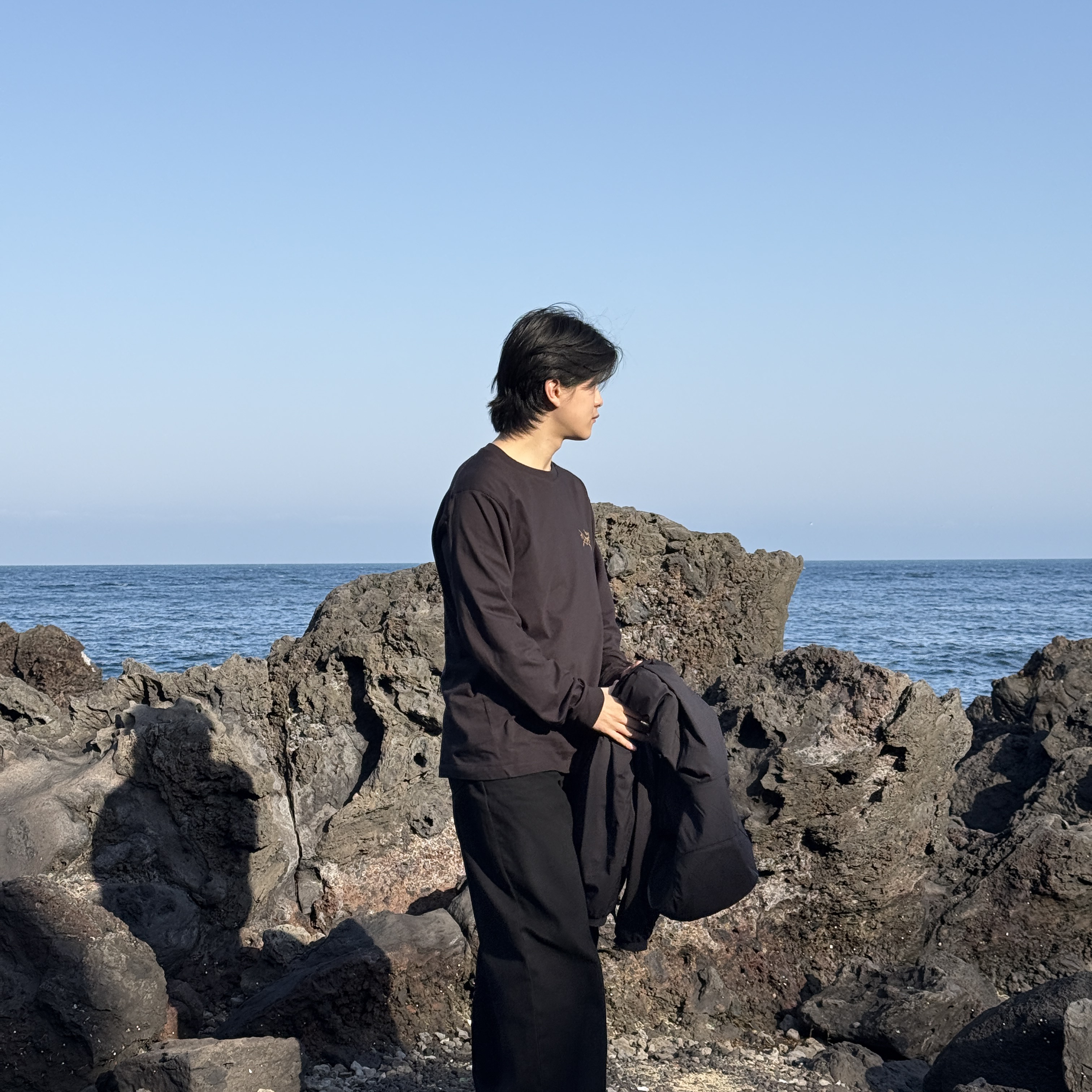 Arc'teryx Kragg Cotton LS T-Shirt 24K Black, Salomon XT-6 GTX Black Silver 착용 스타일 - 2