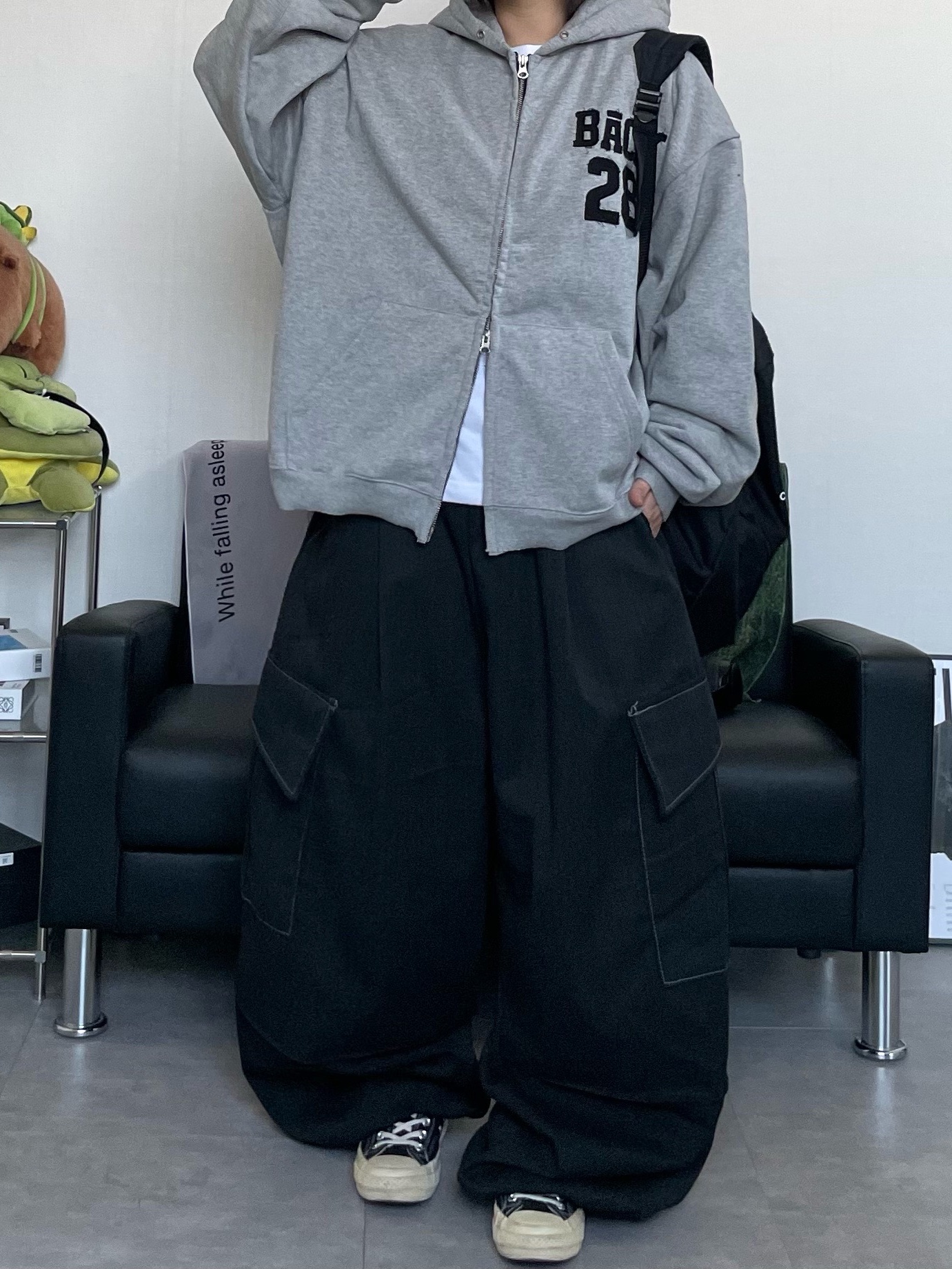 Converse x Play Comme des Garcons Chuck 70 Ox Black 착용 스타일 - 2