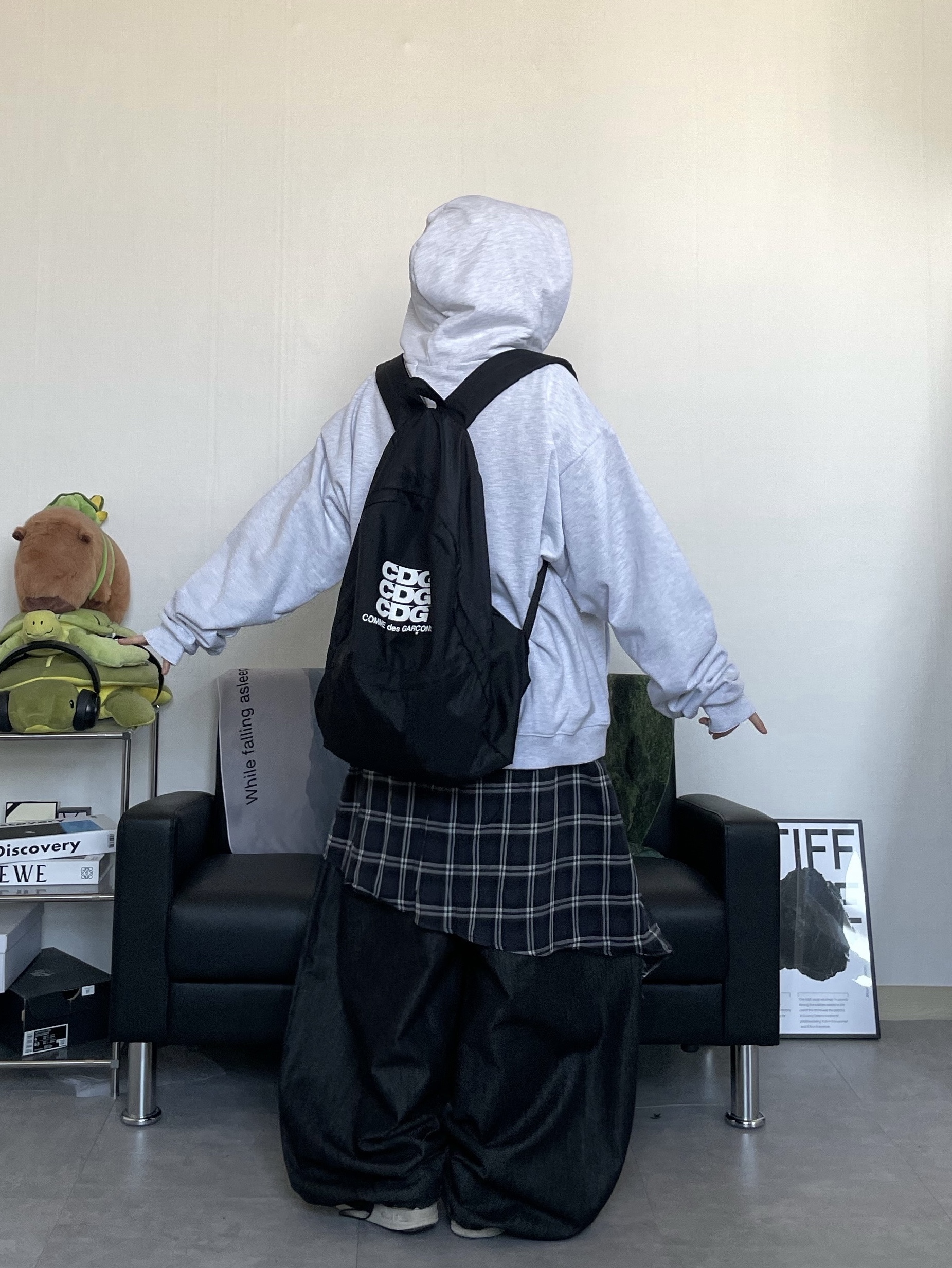 CDG Backpack Black 착용 스타일 - 5